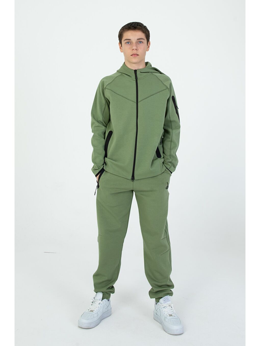 Haki Kapüşonlu Elastanlı Eşofman Takımı