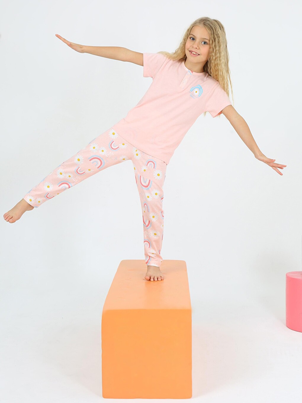 Pembe Kız Çocuk Kısa Kollu %100 Pamuklu Düğme Detaylı Rainbow Pijama Takımı