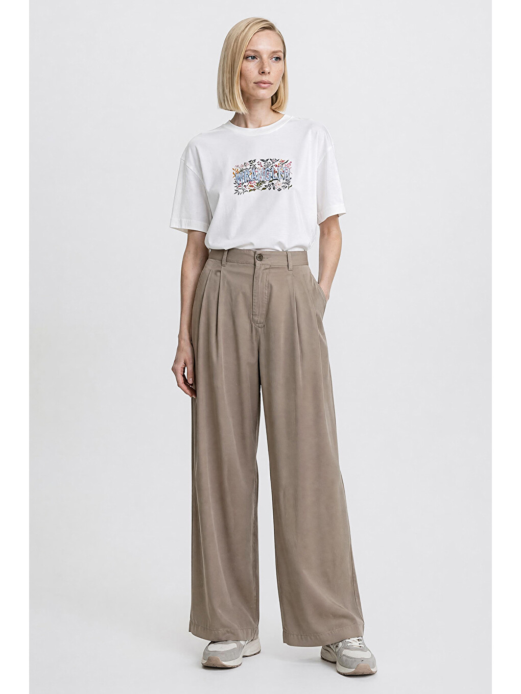 Bej Relaxed Fit Yüksek Bel Geniş Paça Yumuşak Dokulu Siyah Pantolon-2