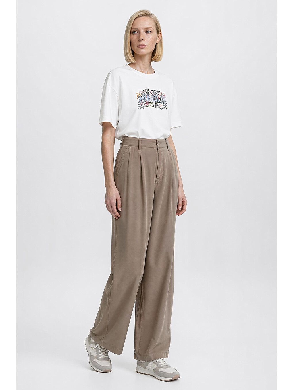 Bej Relaxed Fit Yüksek Bel Geniş Paça Yumuşak Dokulu Siyah Pantolon-3