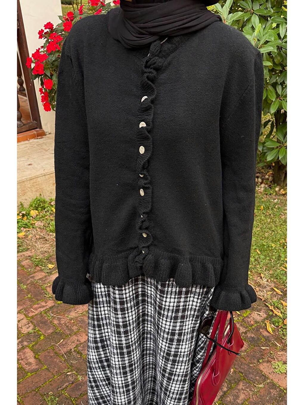 Fırfır Detaylı Hırka Siyah-2