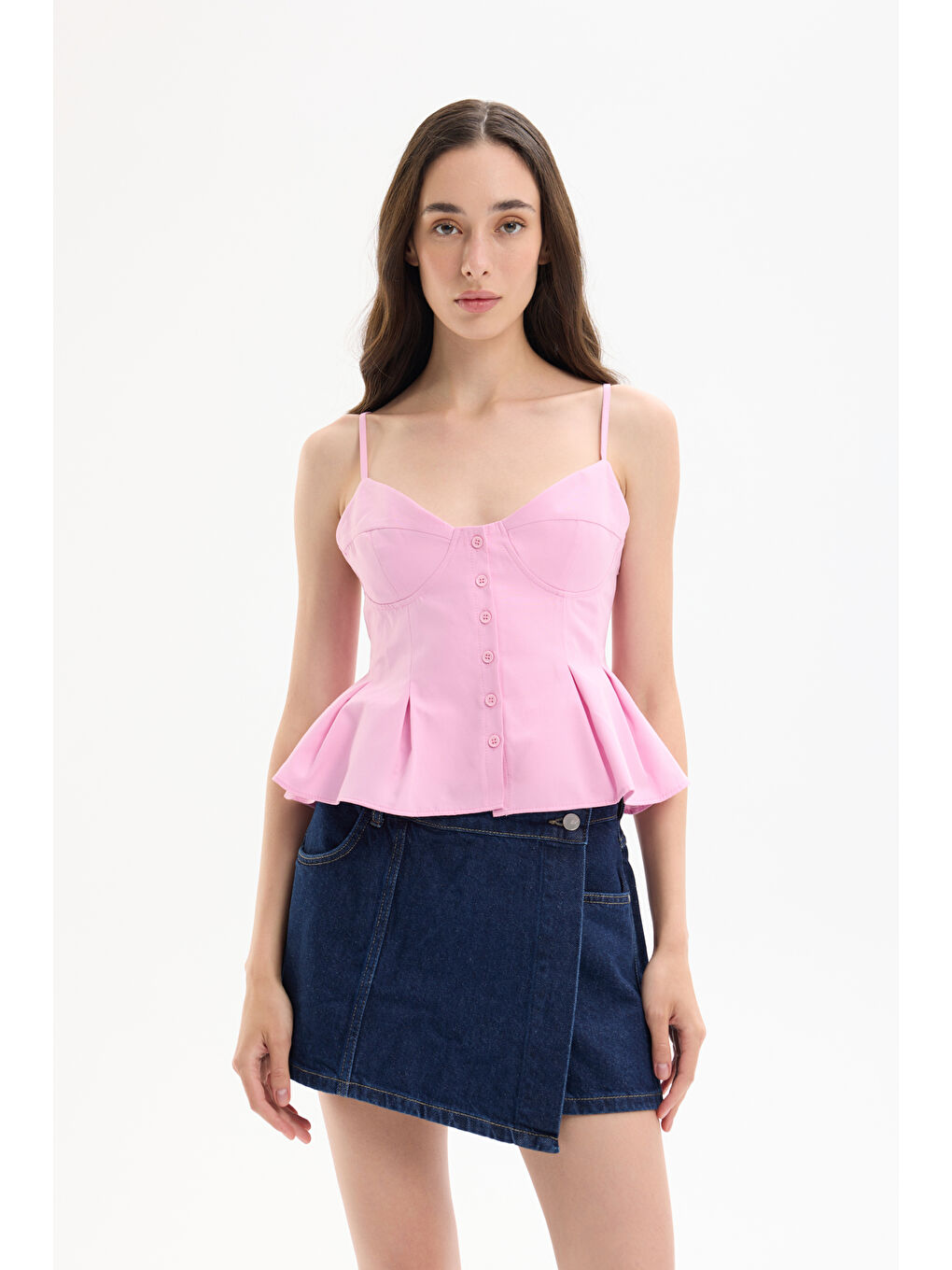 Pile Detaylı Düğmeli İnce Askılı Bluz Pembe