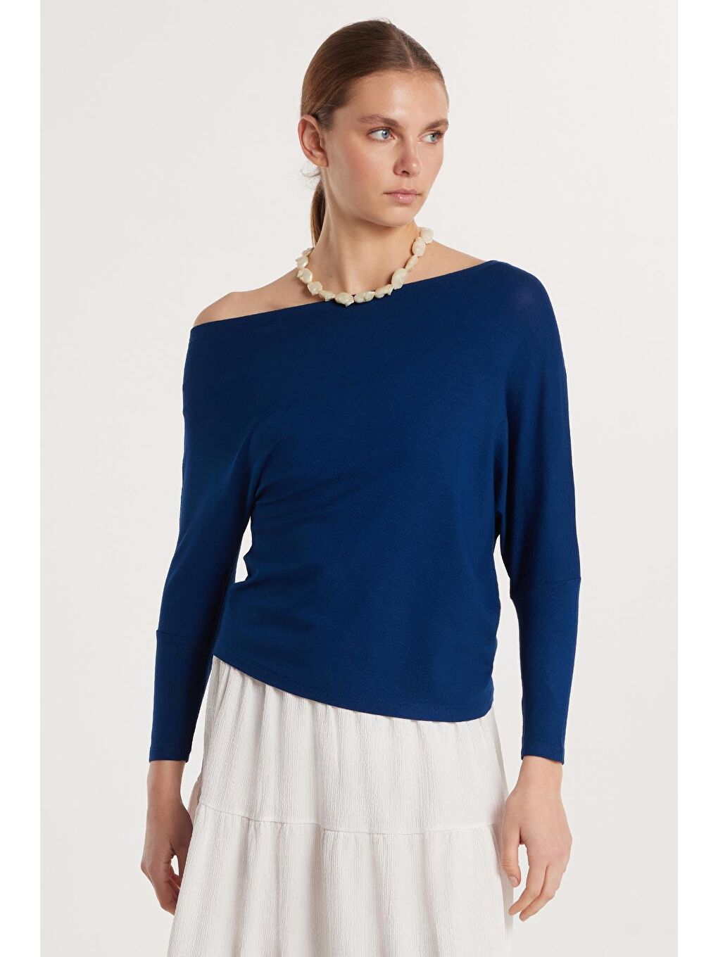 Kadın Slim Fit Kayık Yaka Omuz Detaylı İndigo Bluz-3