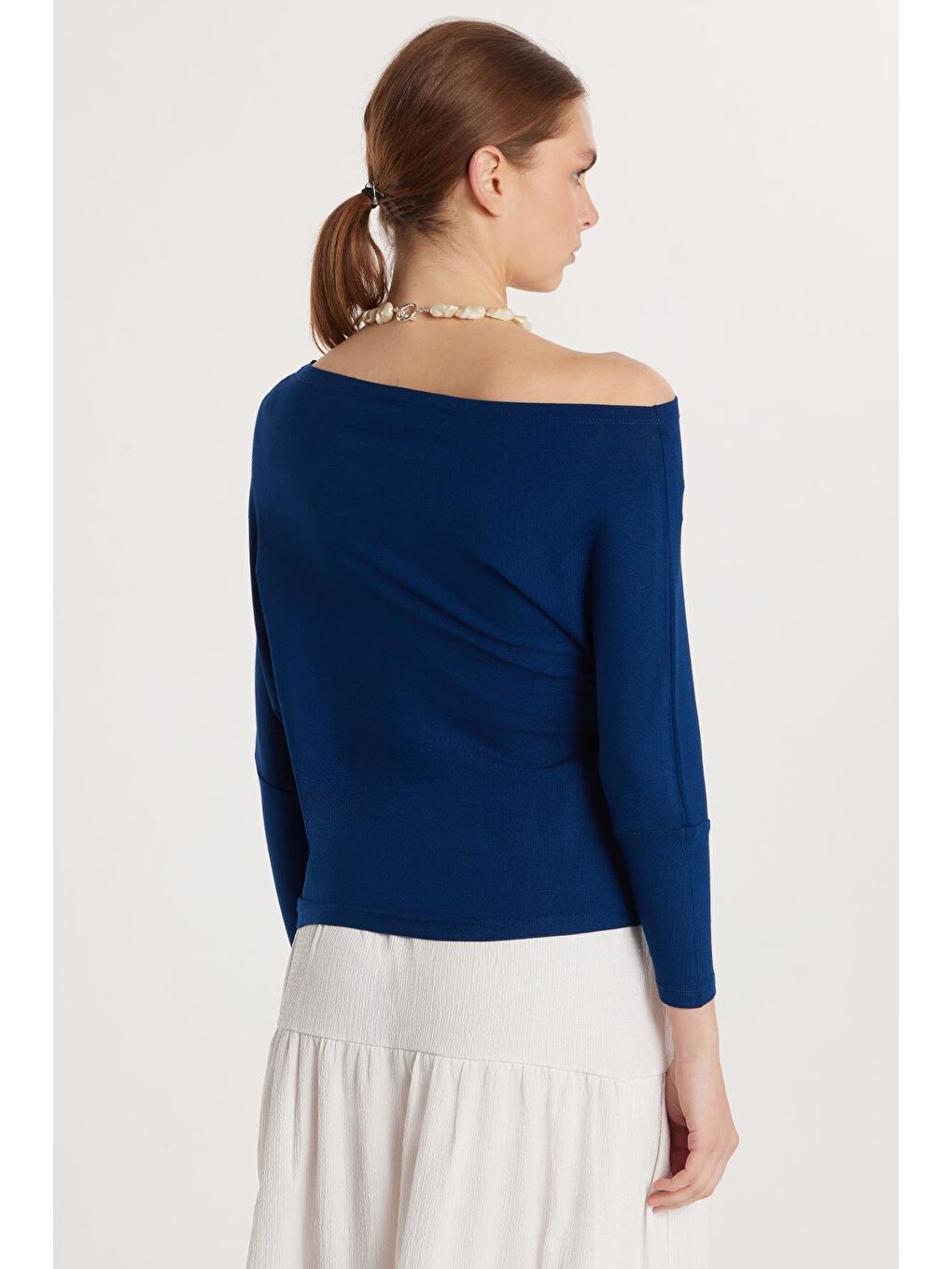 Kadın Slim Fit Kayık Yaka Omuz Detaylı İndigo Bluz-4