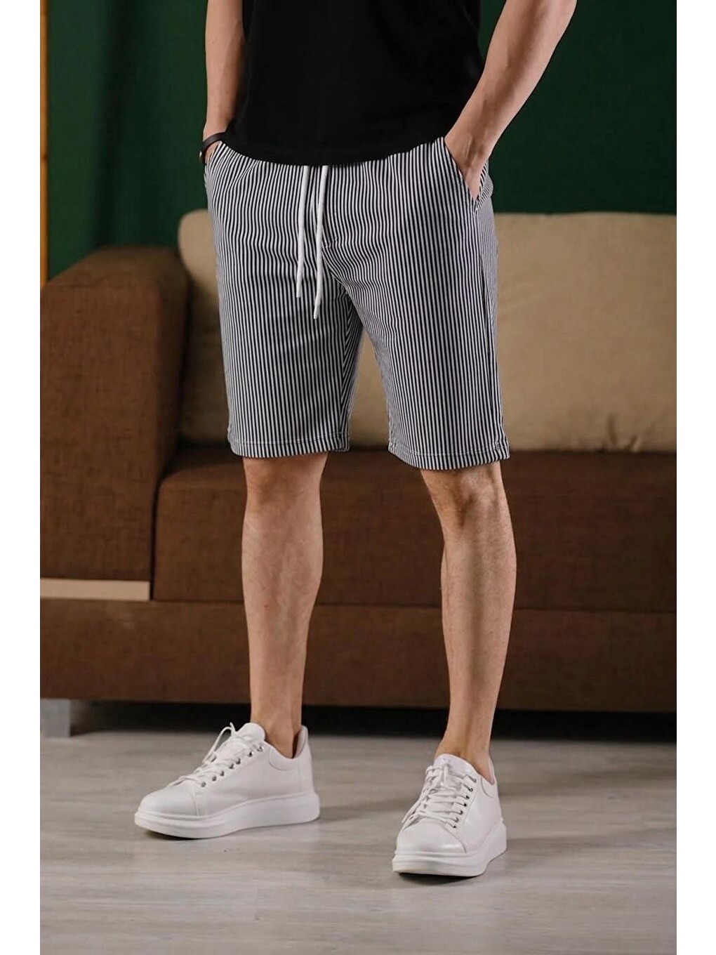 Siyah Ethan Çizgili Dokuma Slim Fit Elastanlı Erkek Bermuda Şort-1