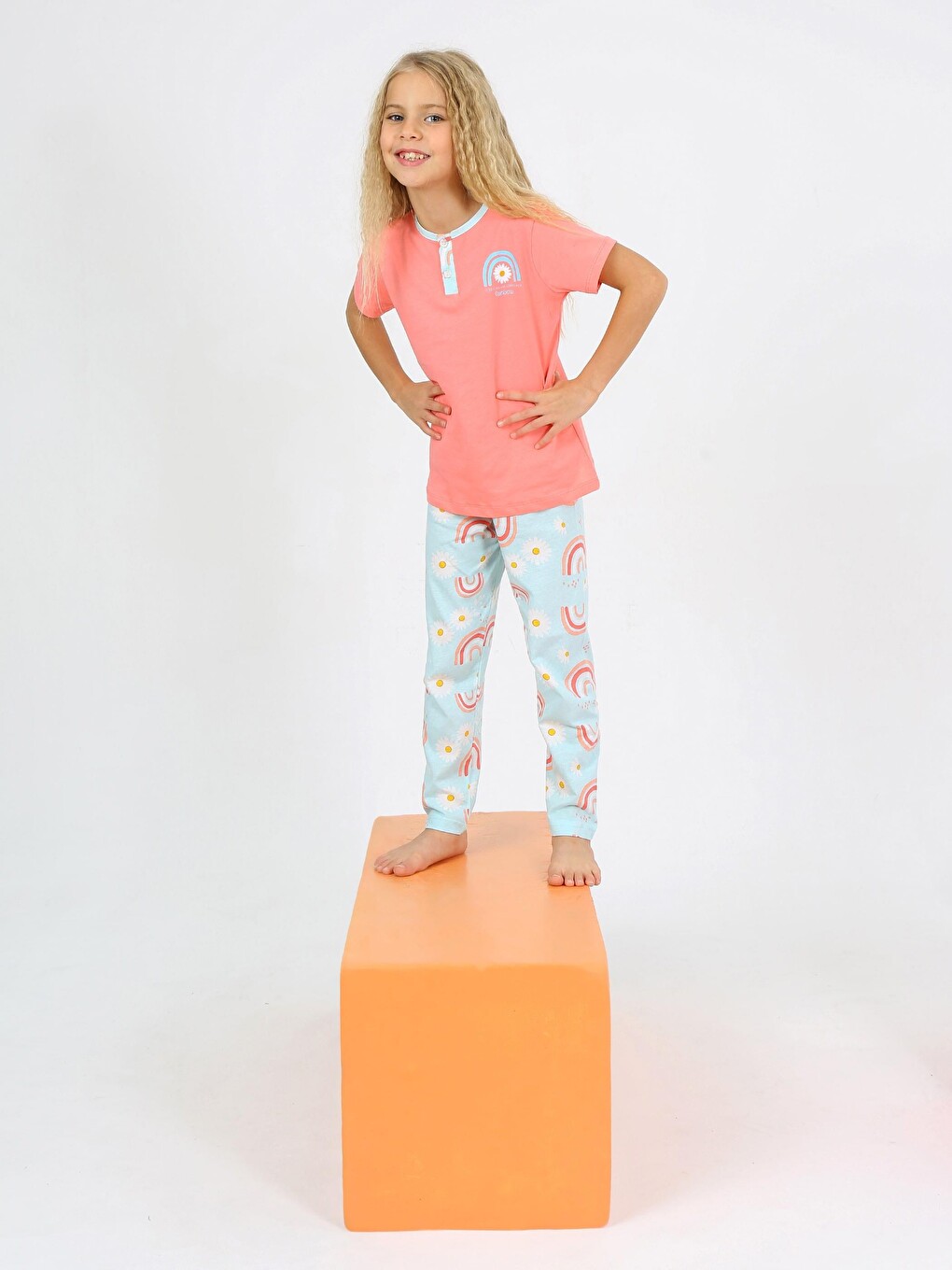 Kırmızı Kız Çocuk Kısa Kollu %100 Pamuklu Düğme Detaylı Rainbow Pijama Takımı-4