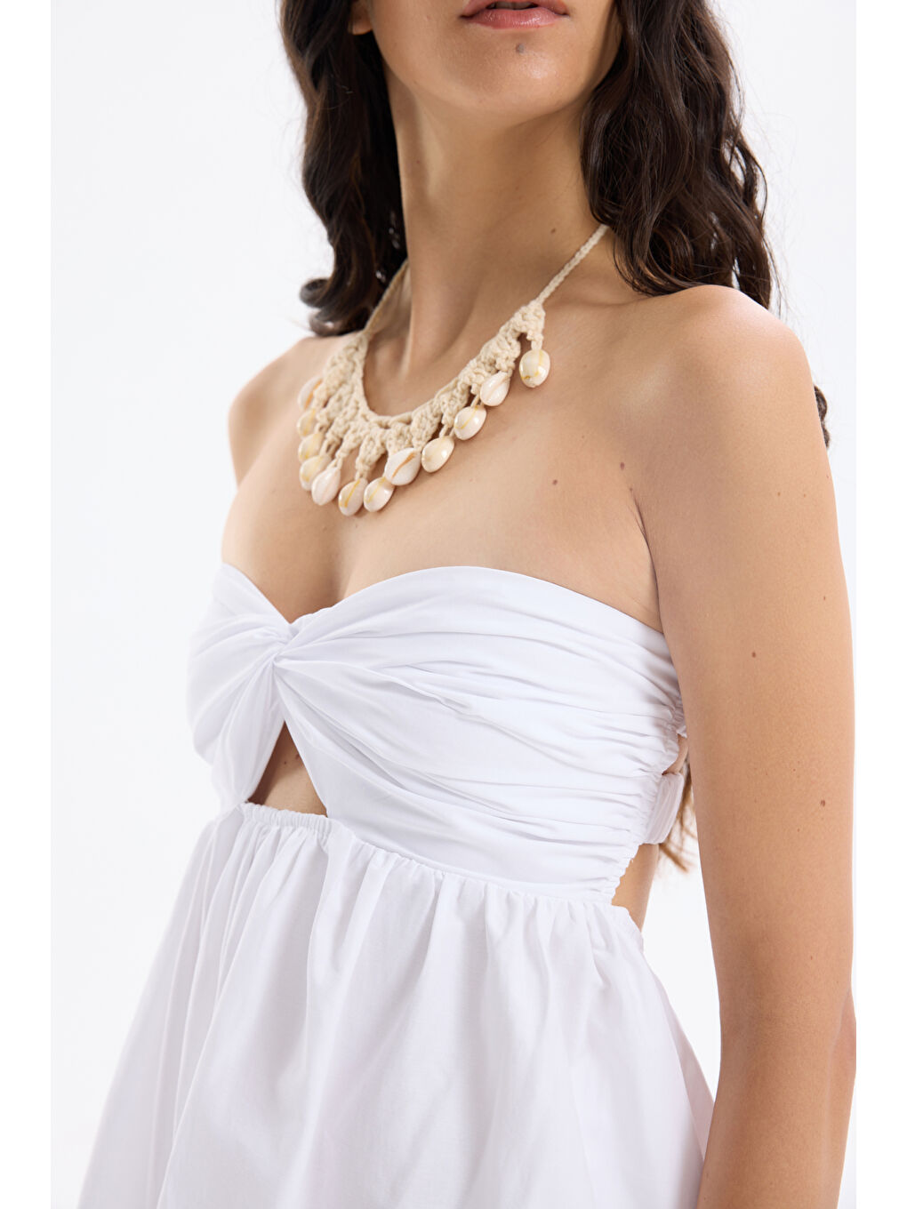 Önü Düğüm Detaylı Sırt Dekolteli Straplez Mini Elbise Beyaz-2