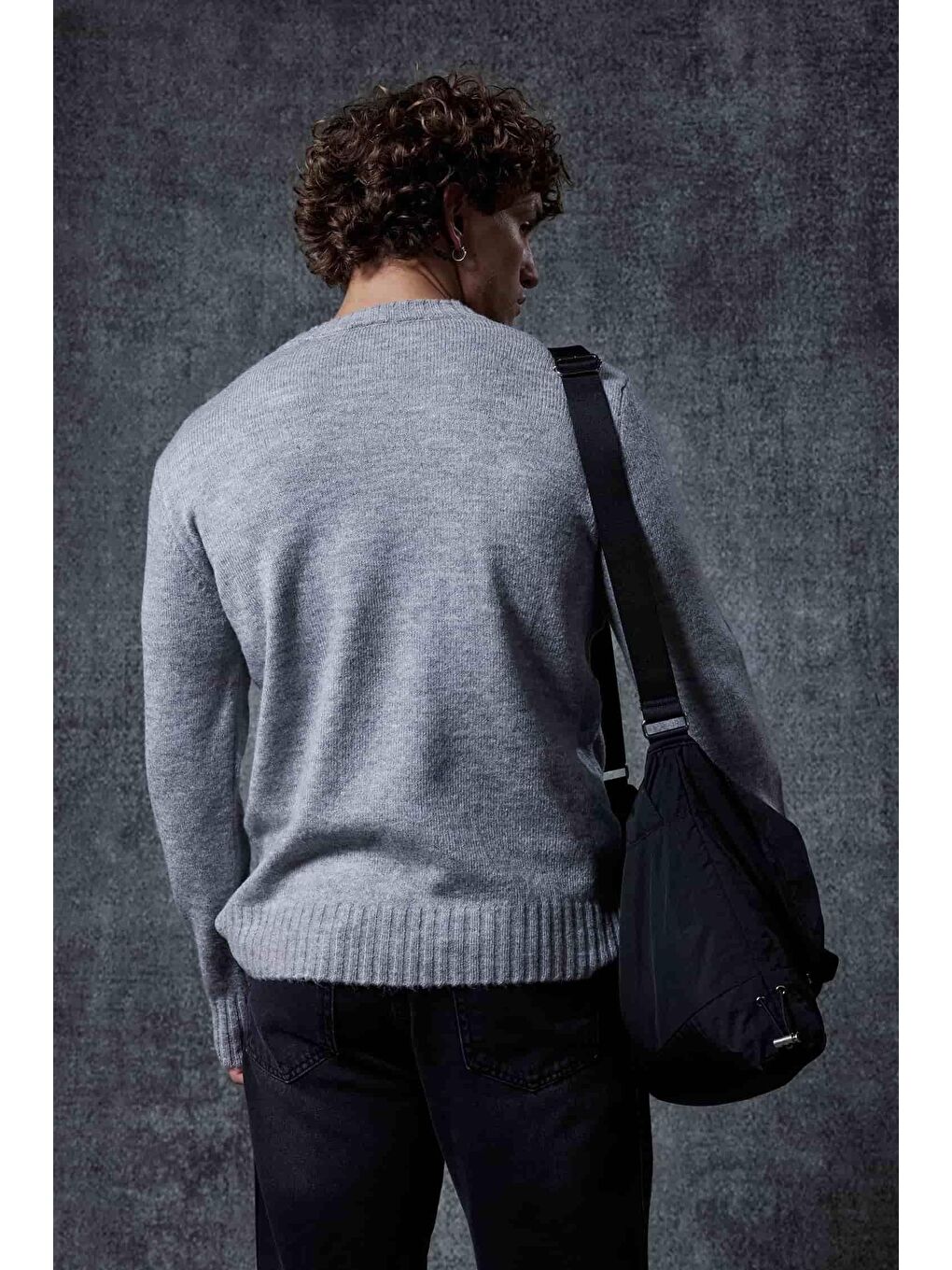 Erkek Regular Fit Bisiklet Yaka Kazak Gri-4