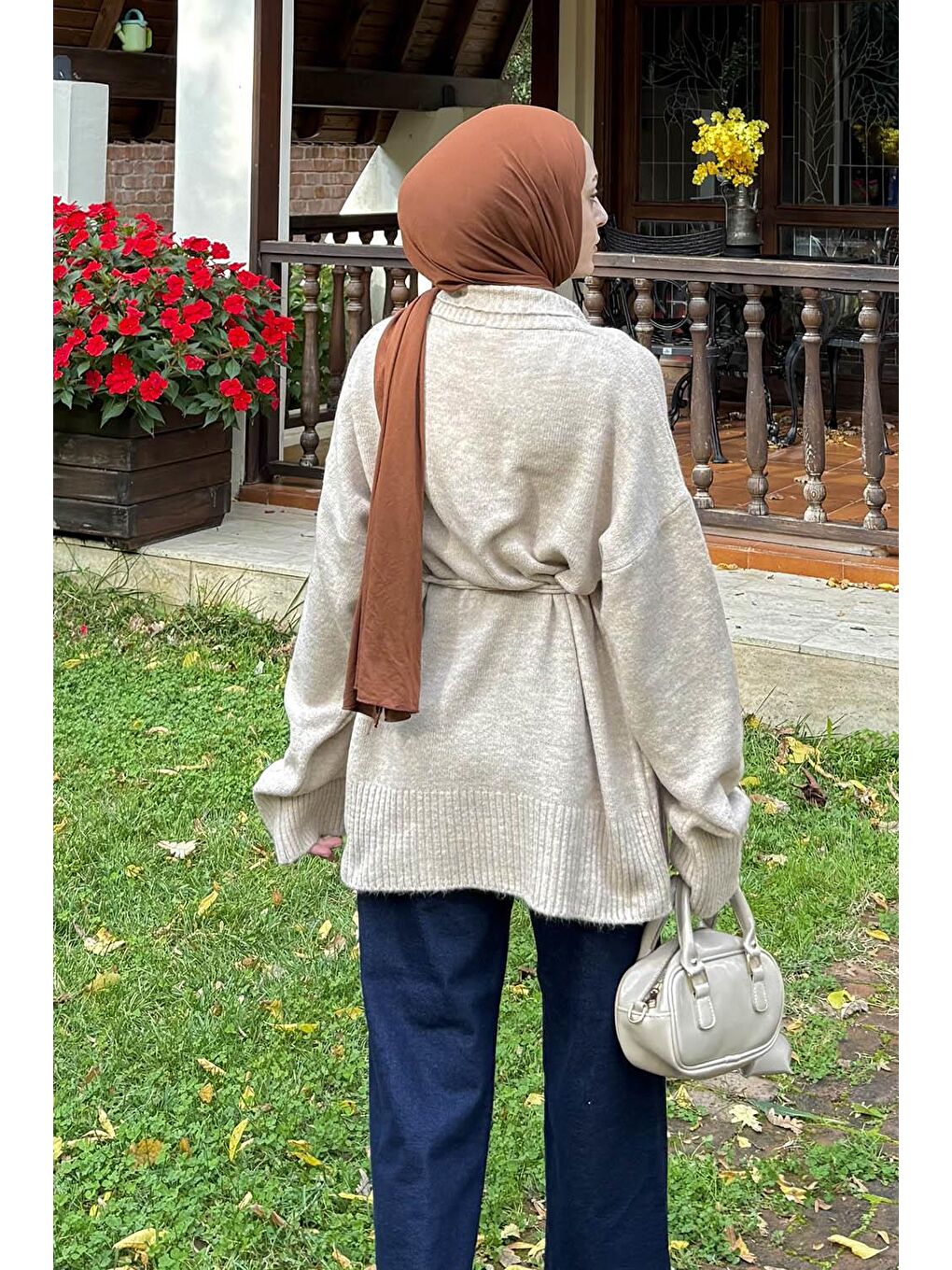 Bej Bağlama Detaylı Triko Hırka Taş-3