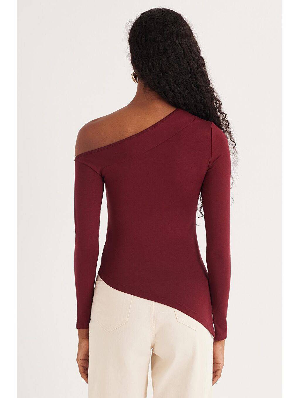 Kadın Standart Fit Asimetrik Yaka Viskon Bordo Bluz-6