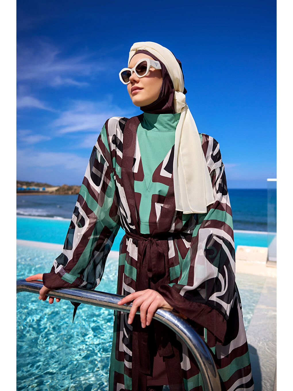 Kahverengi Hafif, Tam Boy ve Vücut Hatlarını Gizleyen Tesettür Plaj Pareosu P2510-2