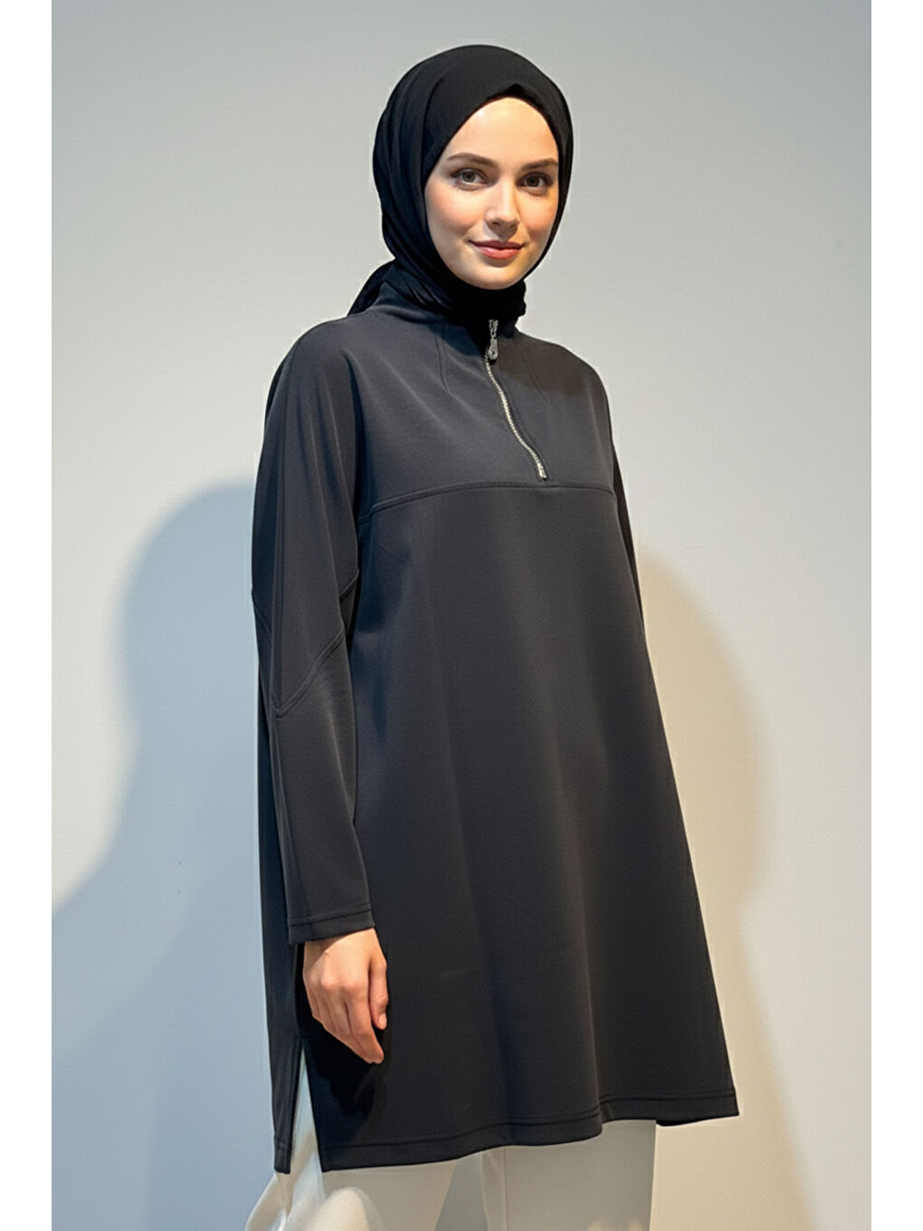 Ön Kısmı Fermuar Detay Tunik 10611 Siyah-4