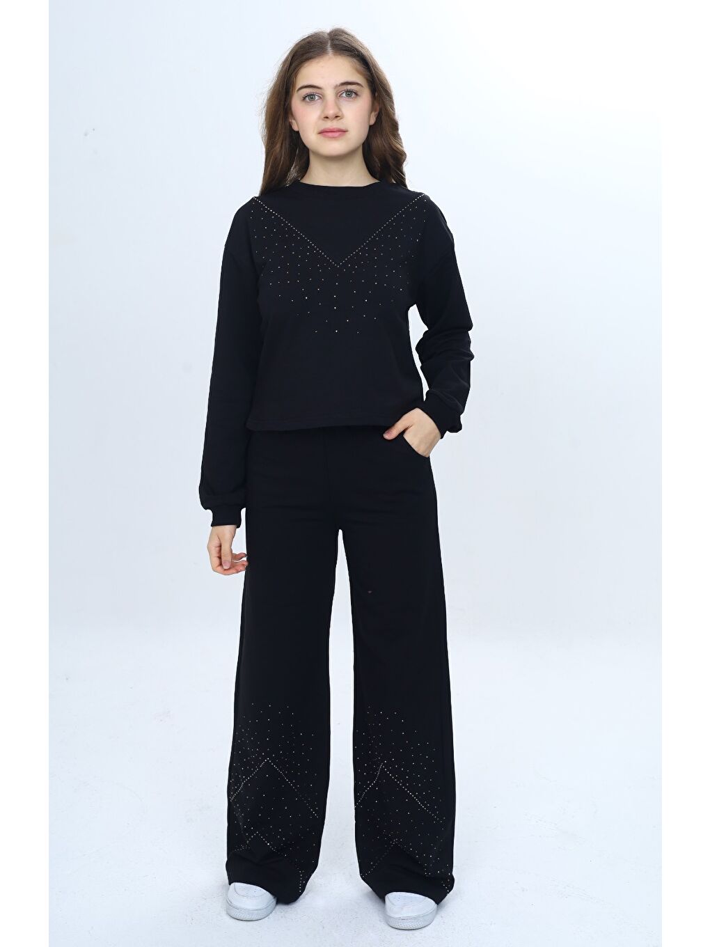 Siyah Kız Çocuk 2'li Takım Taş İşlemeli Bisiklet Yaka Sweatshirt & Beli Lastikli Bol Paça Cepli Eşofman Al