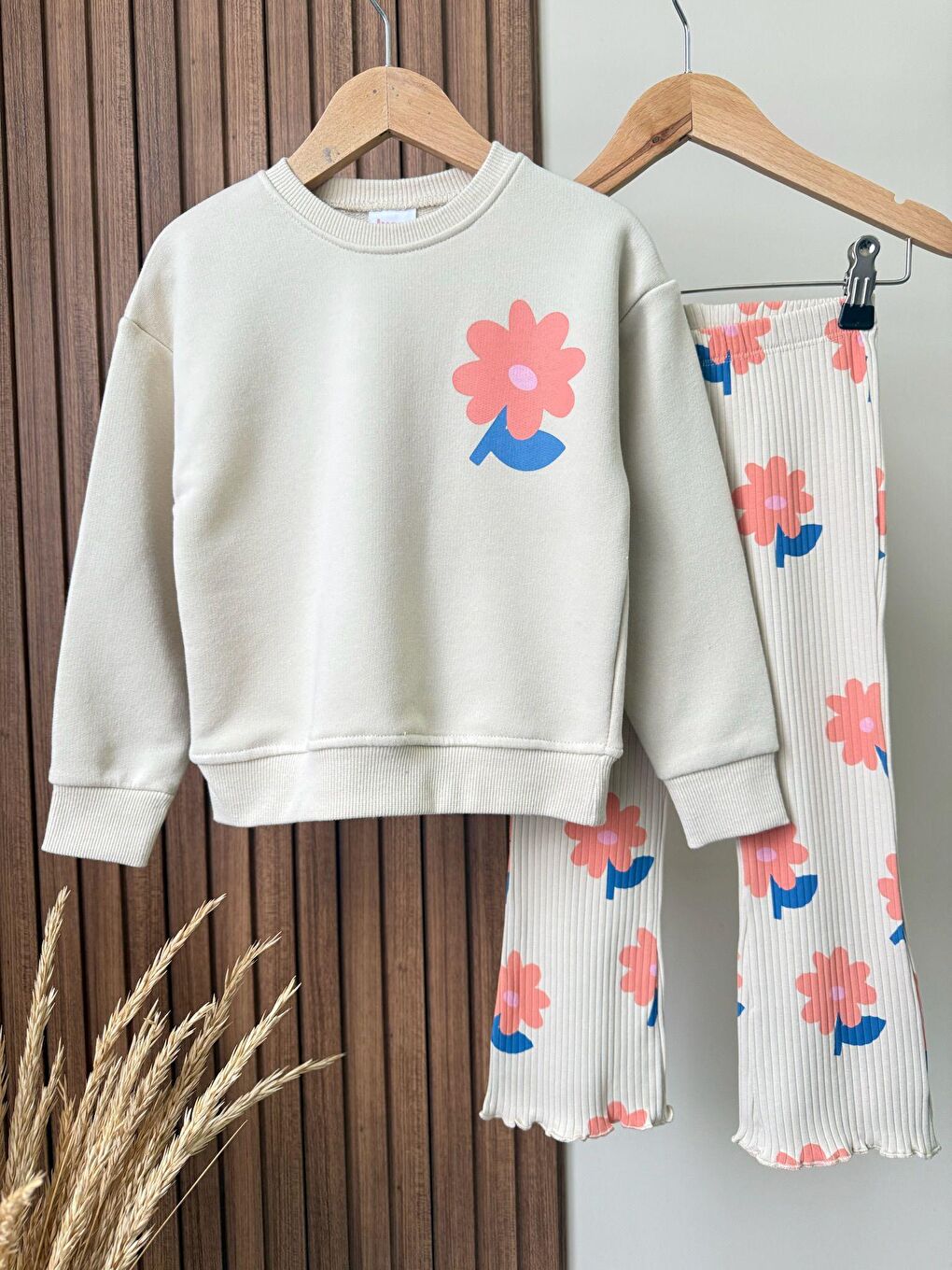 Kız Çocuk Pamuklu Ekru Çiçek Baskılı Sweatshirt Ve Eşofman Takım-1