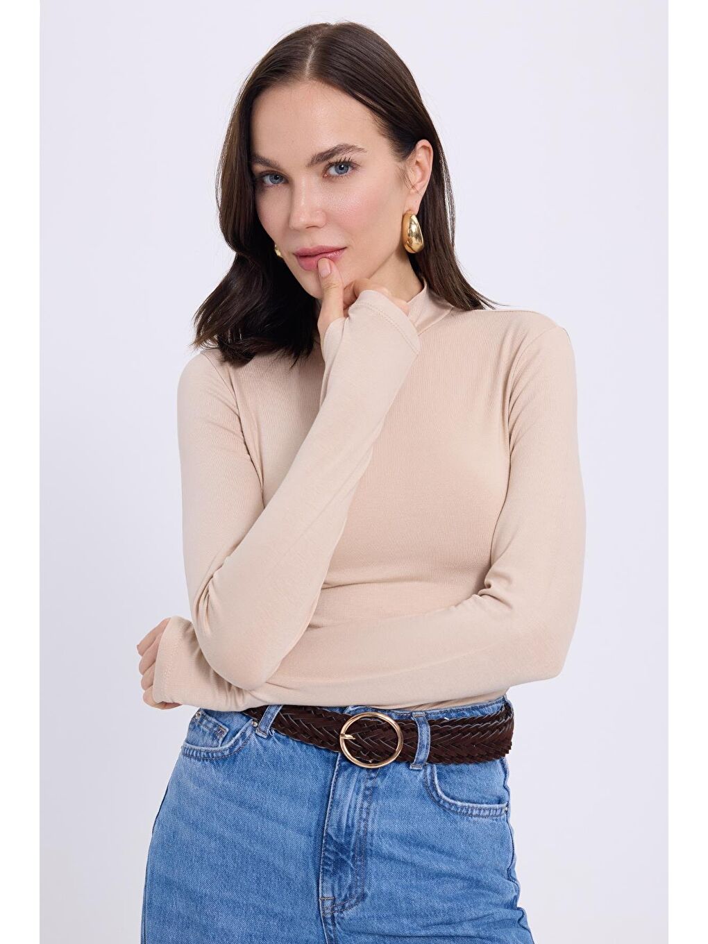 Kadın Regular Fit Klasik Kesim Viskon Kumaş Balıkçı Yaka Bej Bluz-1
