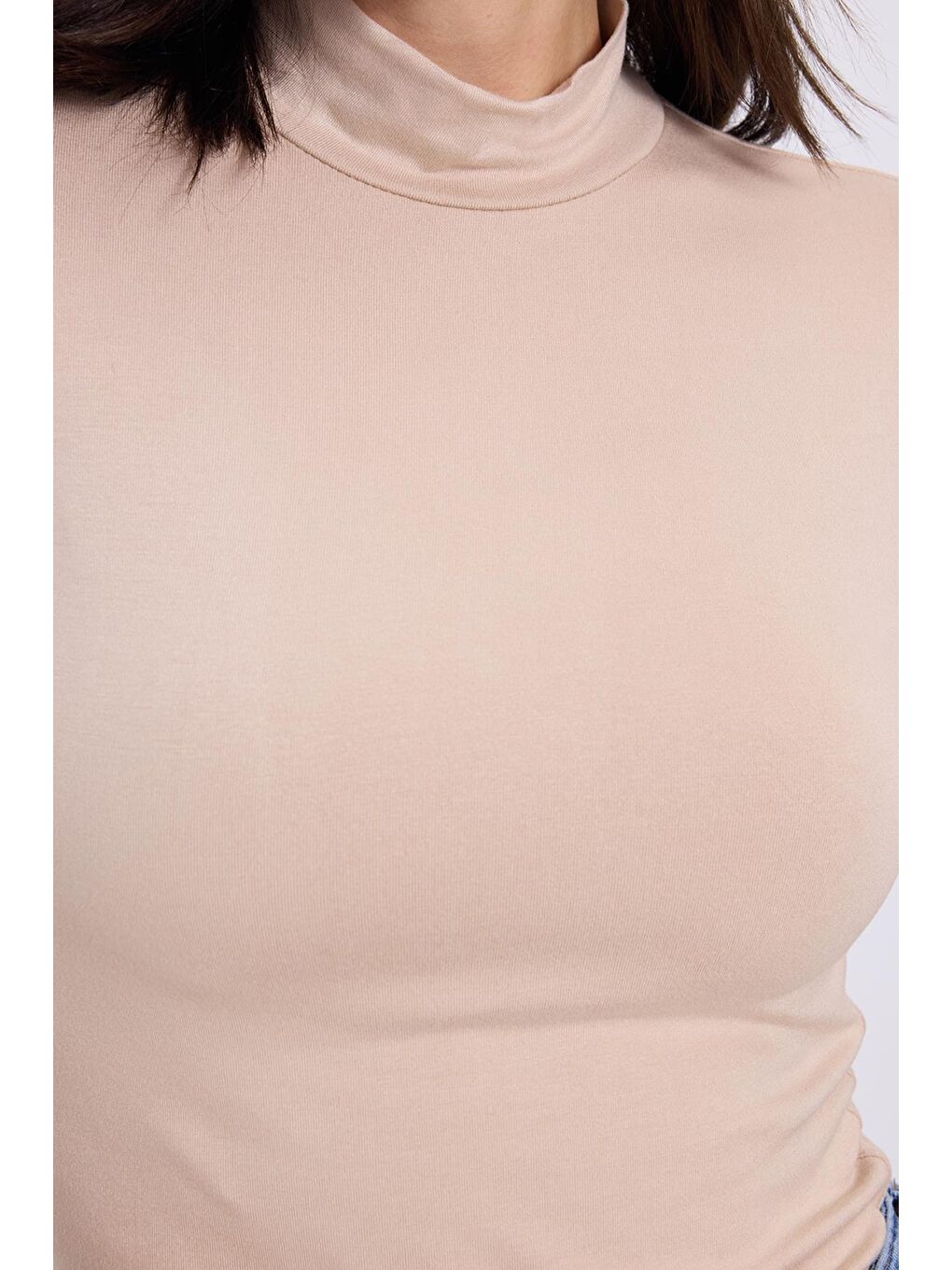 Kadın Regular Fit Klasik Kesim Viskon Kumaş Balıkçı Yaka Bej Bluz-2