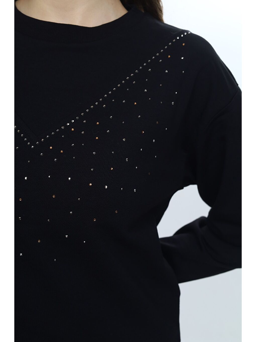 Siyah Kız Çocuk 2'li Takım Taş İşlemeli Bisiklet Yaka Sweatshirt & Beli Lastikli Bol Paça Cepli Eşofman Al-5