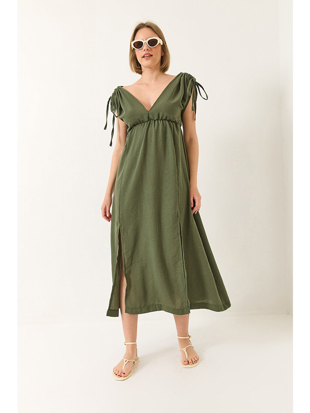 Haki Kadın V Yaka Beli Lastikli Yırtmaçlı Bağlama Detaylı Keten Dokulu Elbise-1