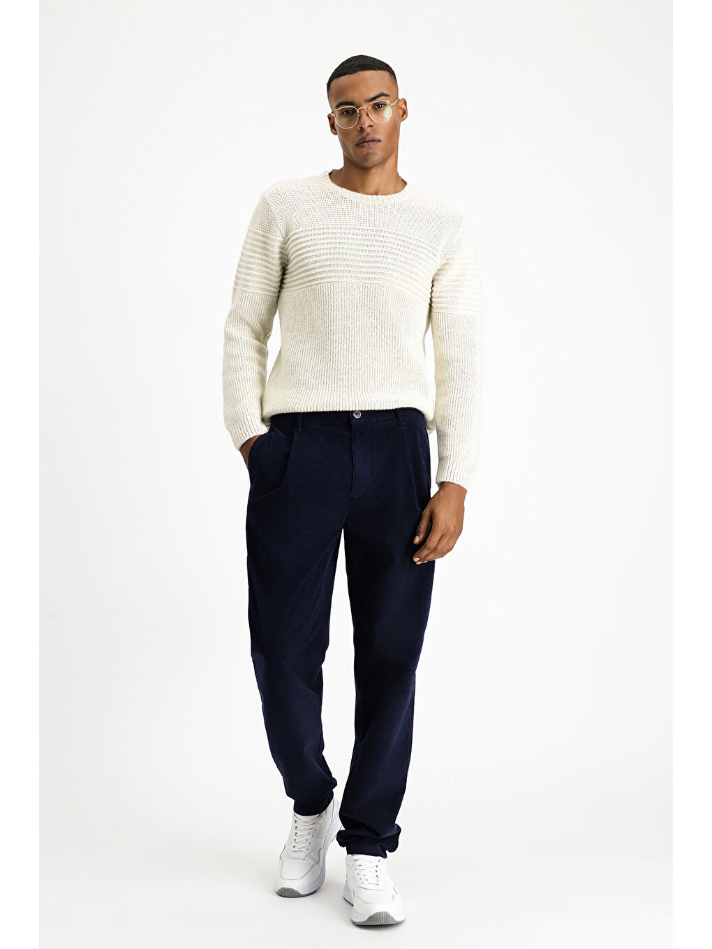 Lacivert Relaxed Fit Rahat Kesim Elastanlı Pileli Kadife Pantolon