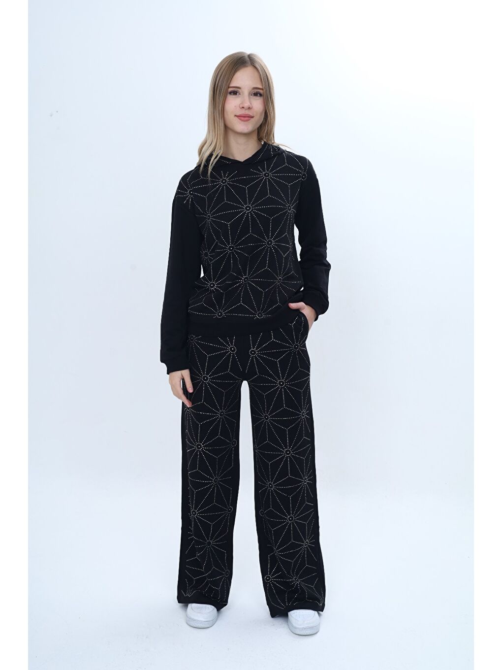 Siyah Kız Çocuk 2'li Takım Taş İşlemeli Kapüşonlu Sweatshirt & Beli Lastikli Bol Paça Cepli Eşofman Altı --1