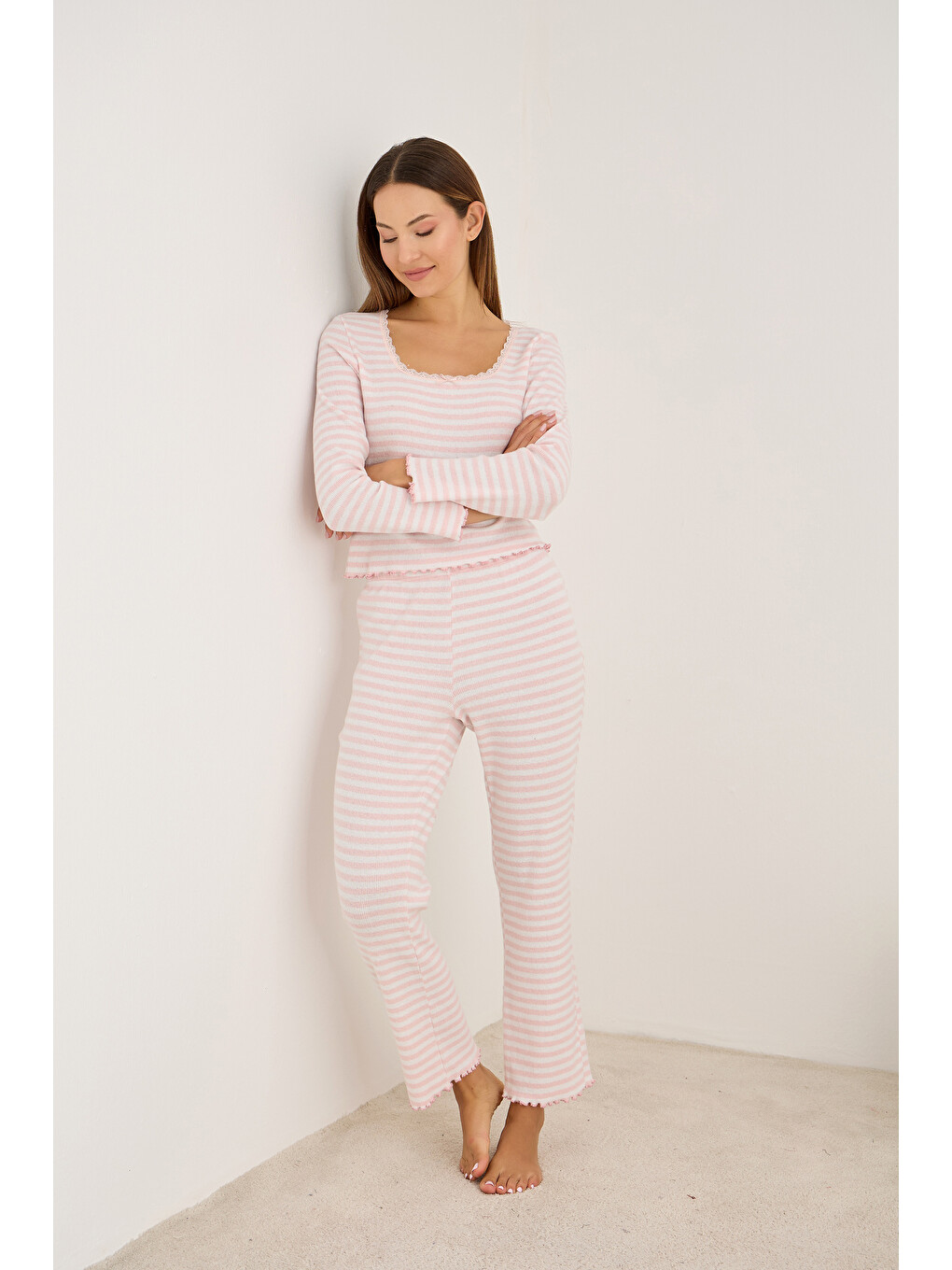 Pembe Beyaz Fırçalı Soft Fitilli Kaşkorse Dantelli Pijama Takım25226011-1
