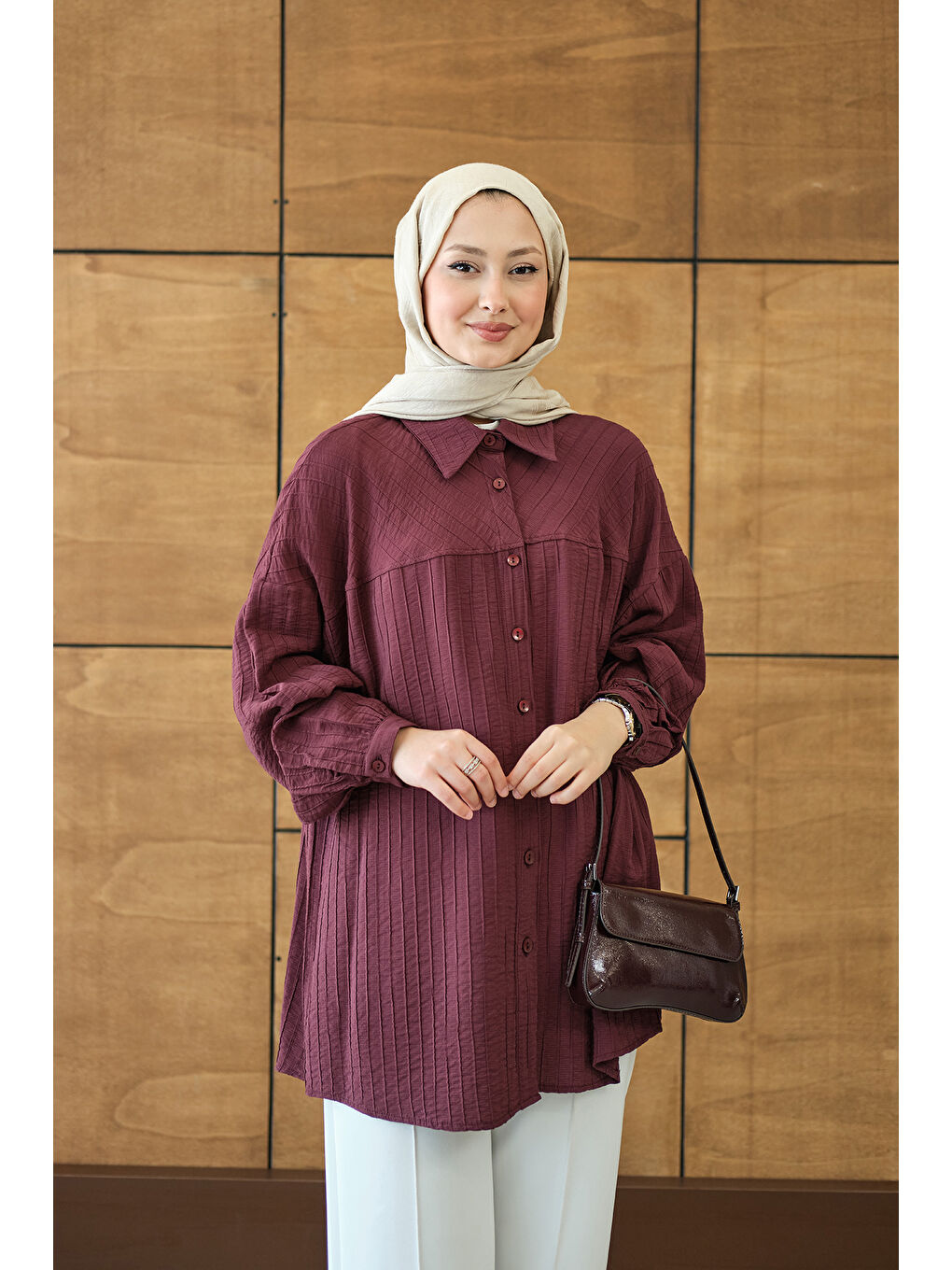 Kadın Kendinden Desenli Biyeli Gömlek Bordo-4