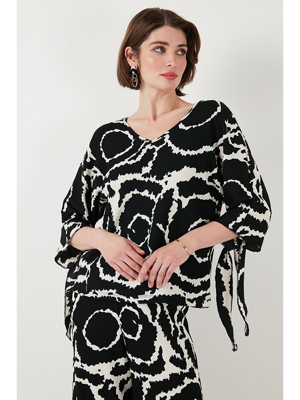 Siyah Desenli Regular Fit Truvakar Kol V Yaka Alt-Üst Kadın Takım 5865357-3