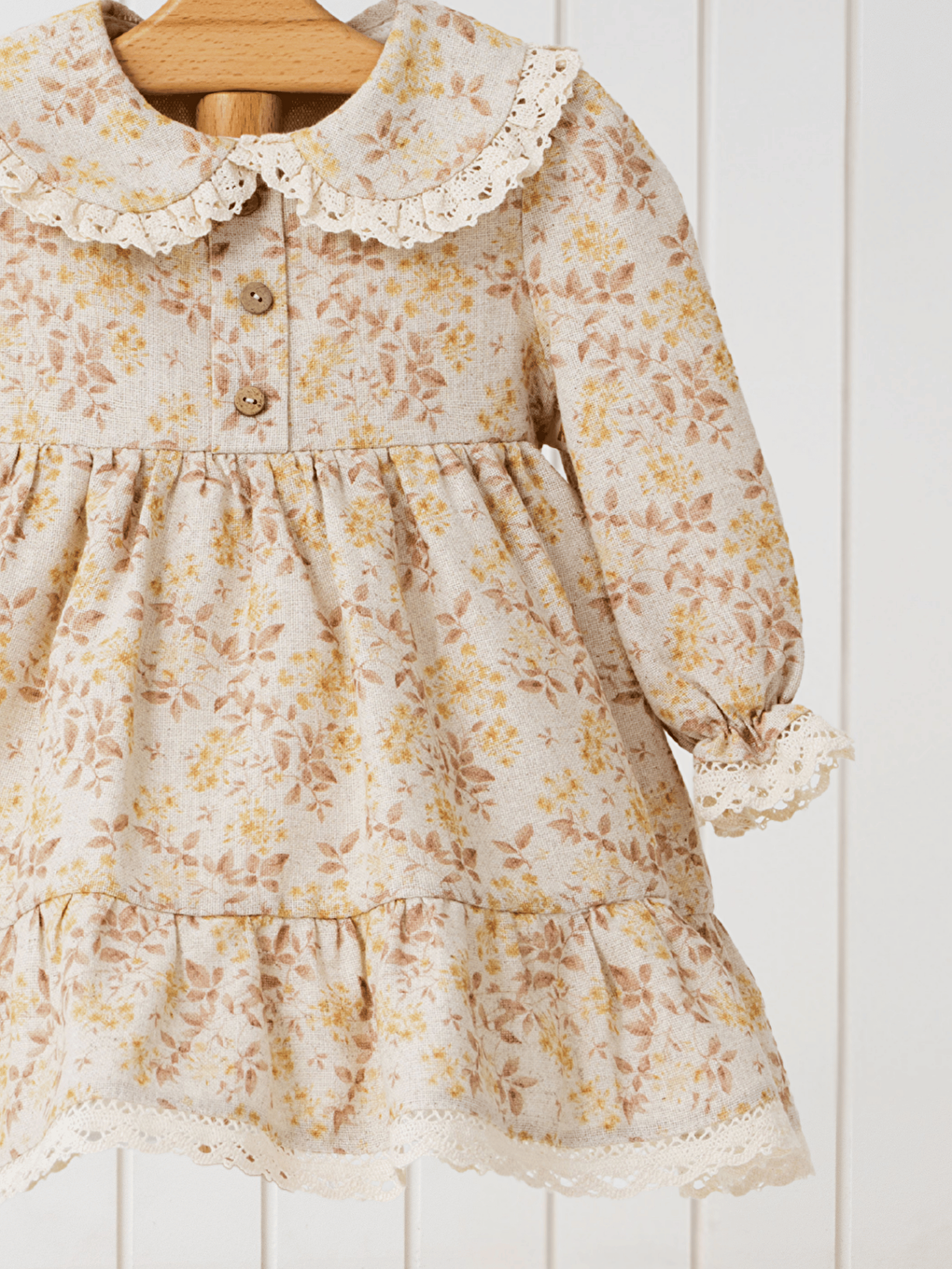 Sarı Bebe Yaka Uzun Kollu Dantel Detaylı Kız Bebek Elbise-2