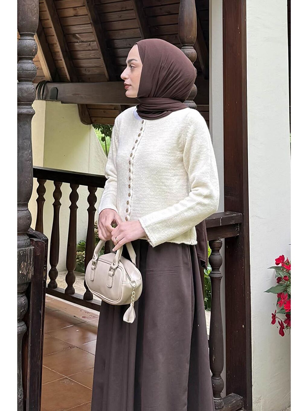 Bej Düğme Detaylı Hırka Natural-1