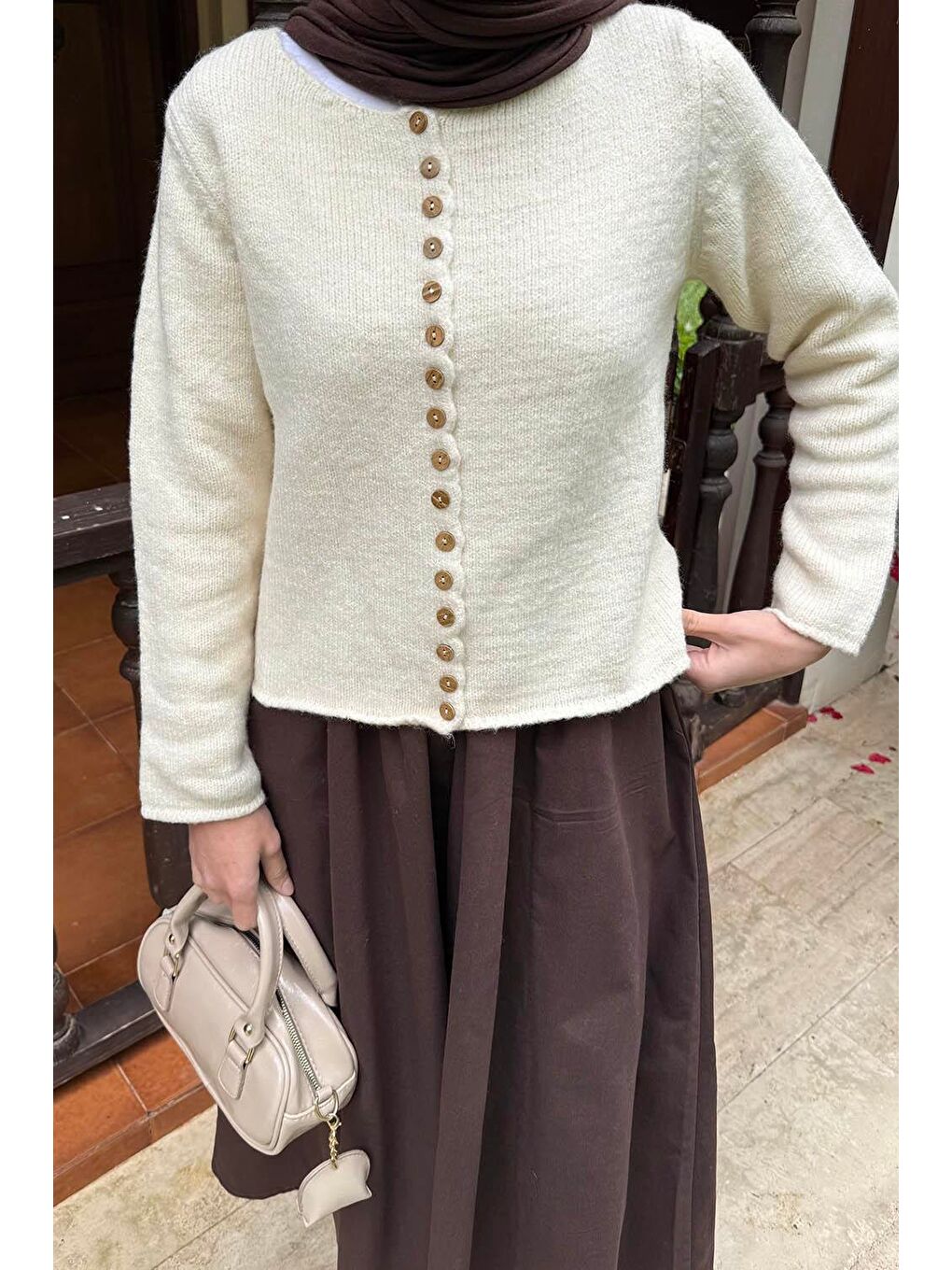 Bej Düğme Detaylı Hırka Natural-2