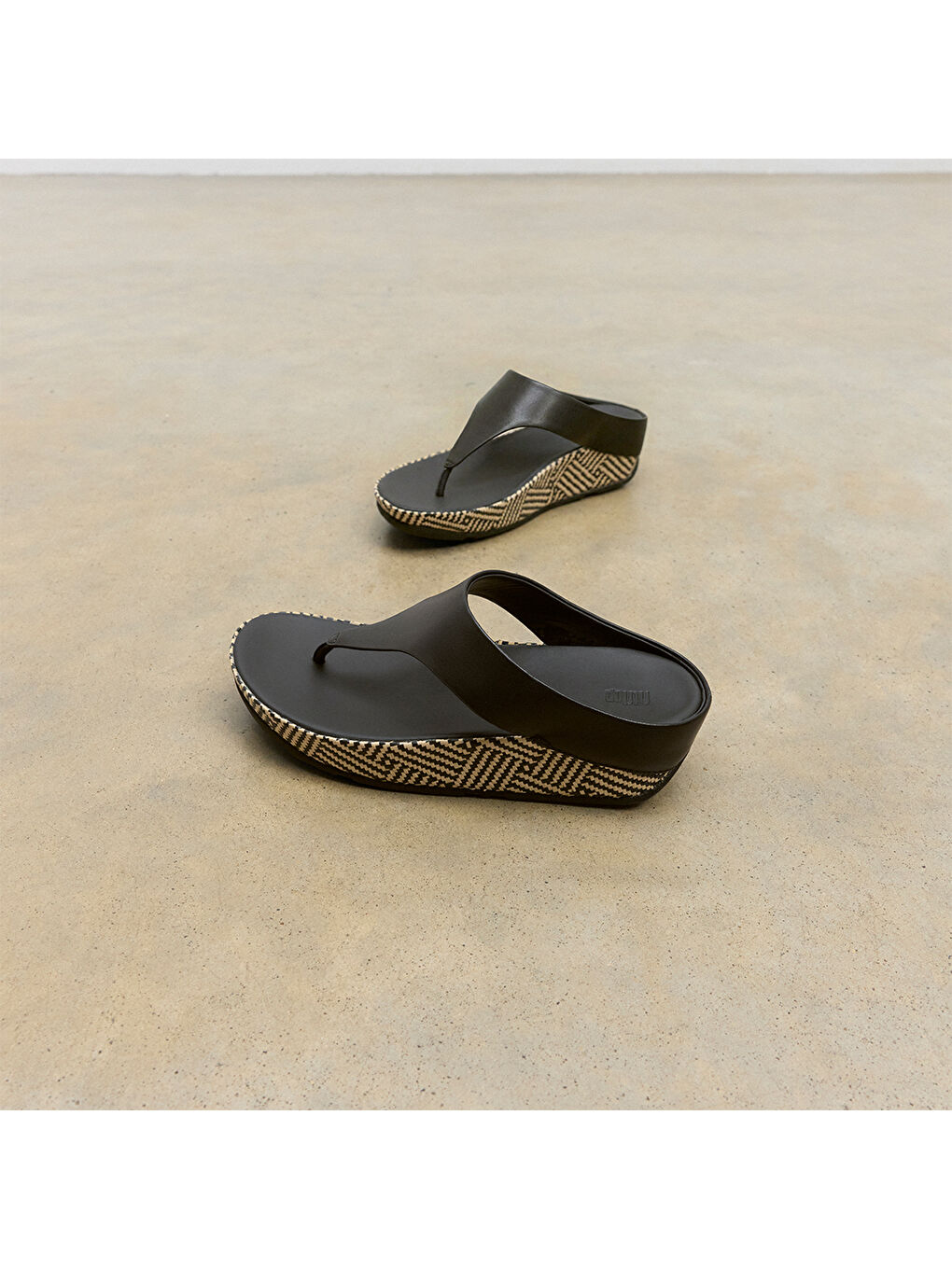 Kadın Siyah Parmak Arası Terlik-4