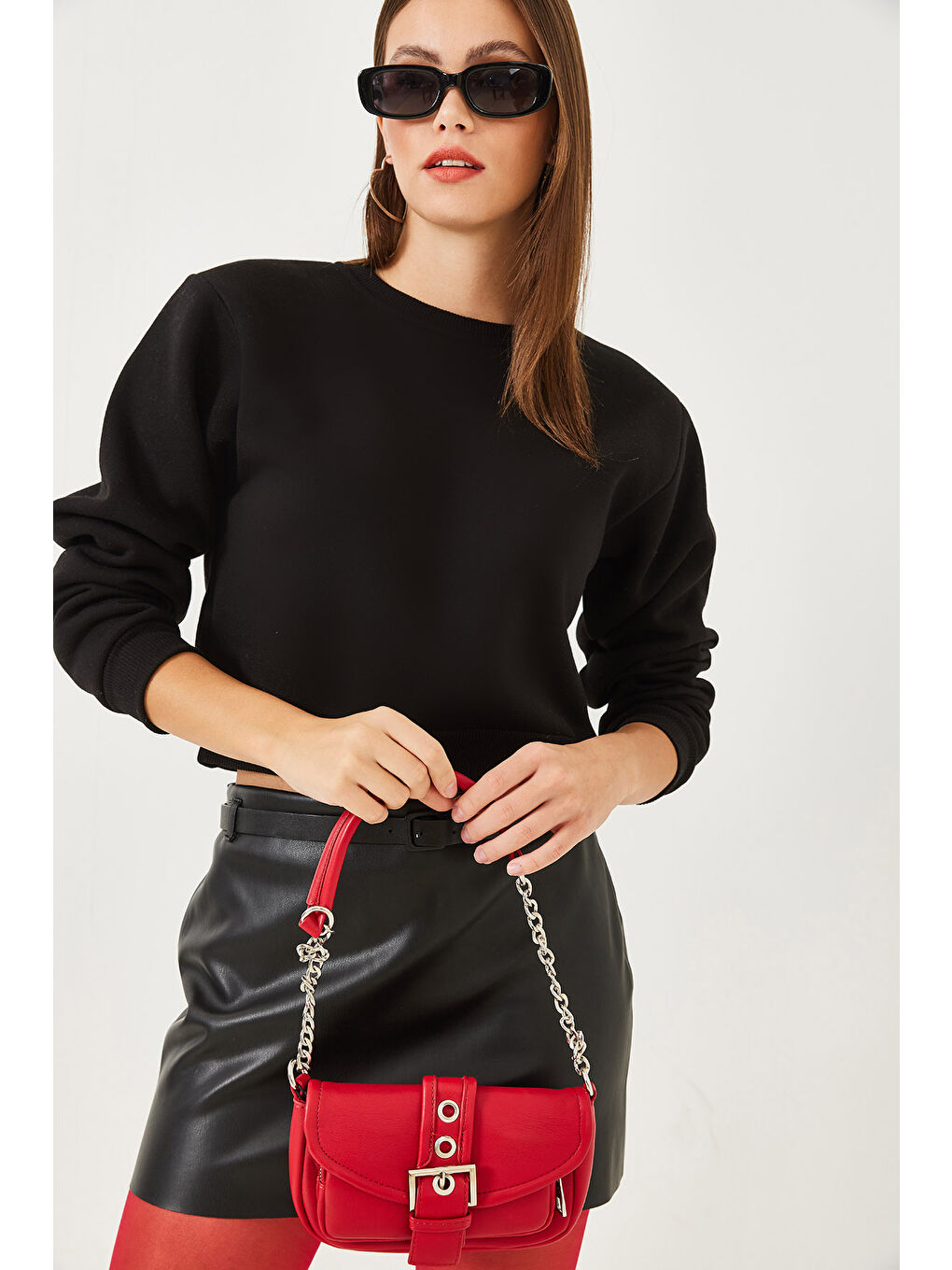Siyah Kadın Bisiklet Yaka Şardonlu Basic Crop Sweatshirt-1