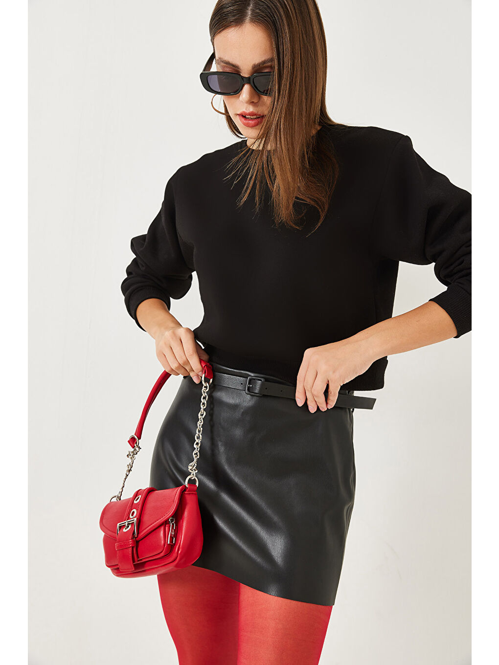 Siyah Kadın Bisiklet Yaka Şardonlu Basic Crop Sweatshirt-2