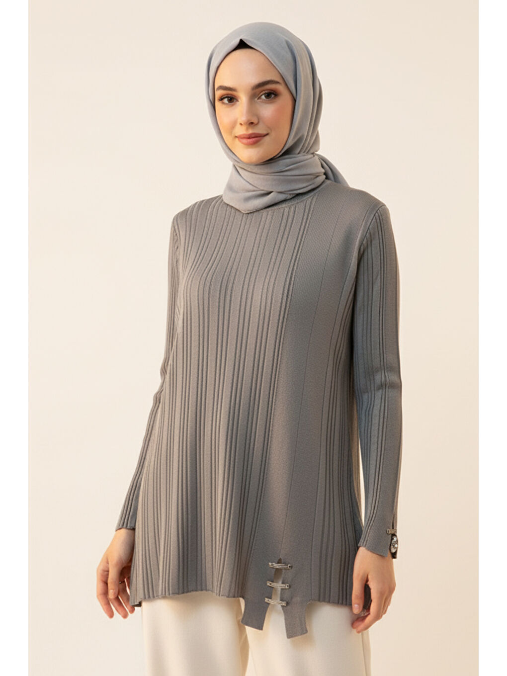 Aksesuar Detaylı Fitilli Triko Tunik 35041 Gri