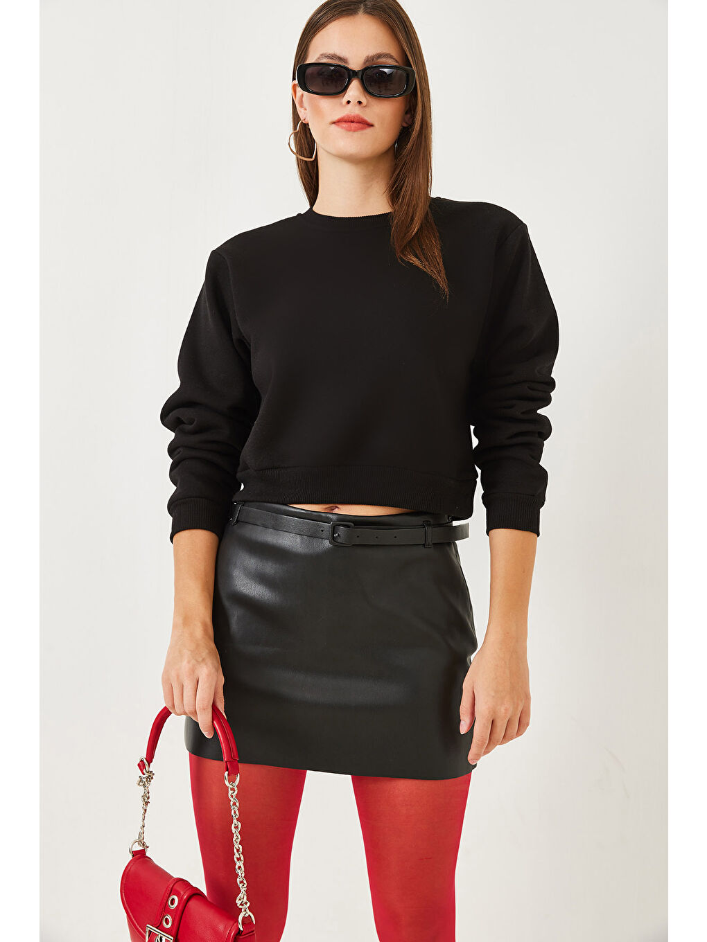 Siyah Kadın Bisiklet Yaka Şardonlu Basic Crop Sweatshirt-5