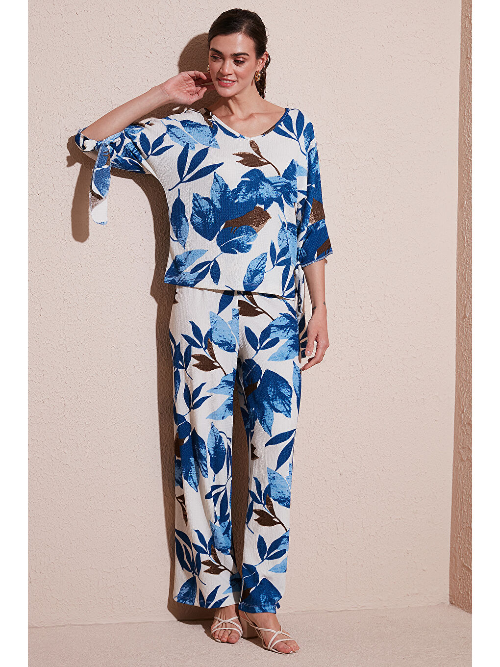 Mavi Desenli Regular Fit Truvakar Kol V Yaka Alt-Üst Kadın Takım 5865357-1