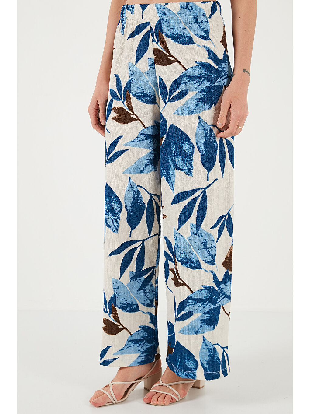 Mavi Desenli Regular Fit Truvakar Kol V Yaka Alt-Üst Kadın Takım 5865357-5