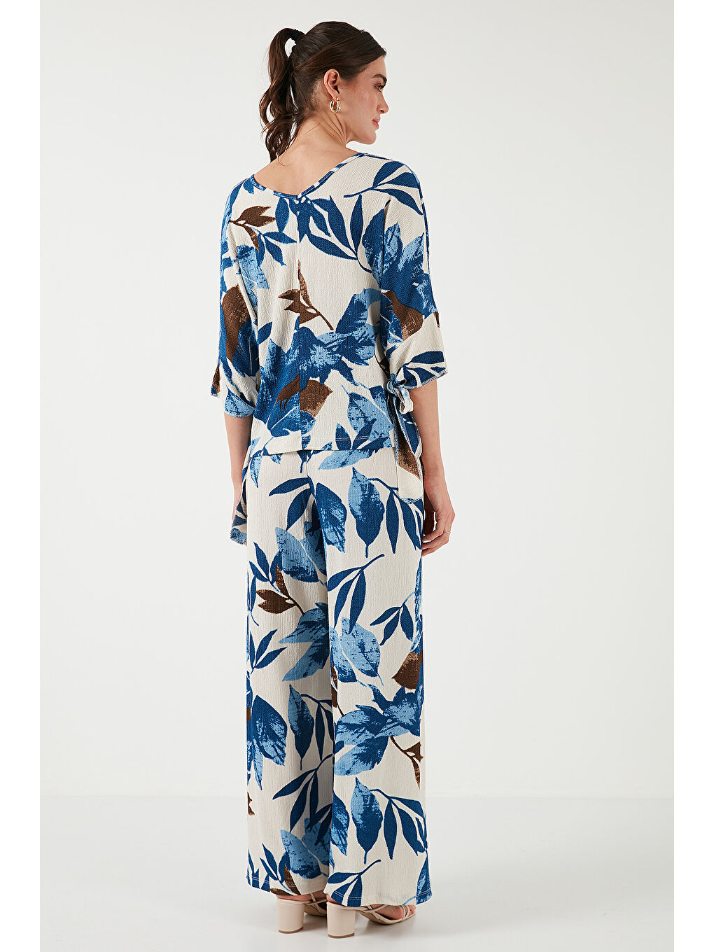 Mavi Desenli Regular Fit Truvakar Kol V Yaka Alt-Üst Kadın Takım 5865357-6