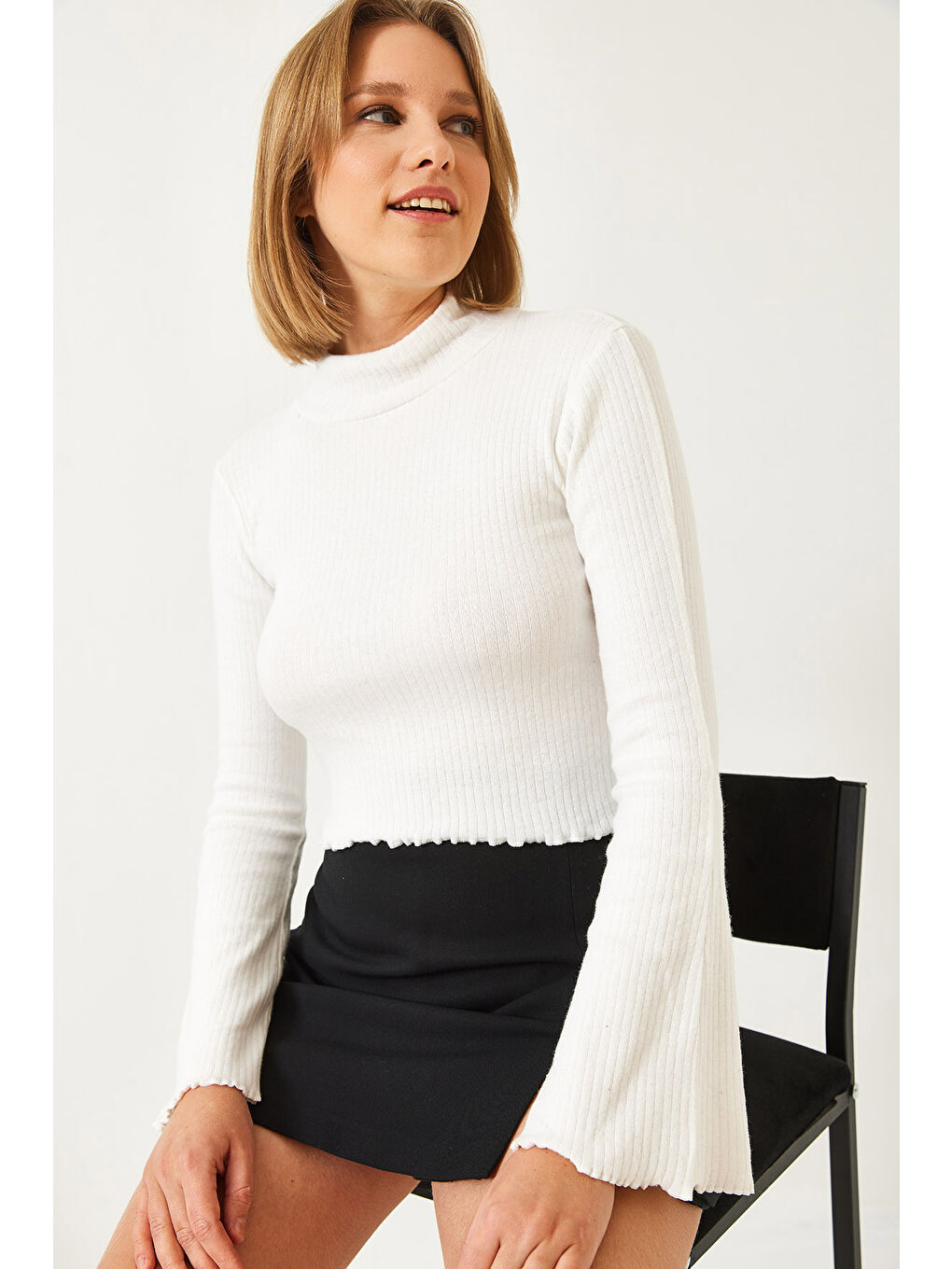 Beyaz Kadın Yarım Balıkçı Yaka Bluz-1