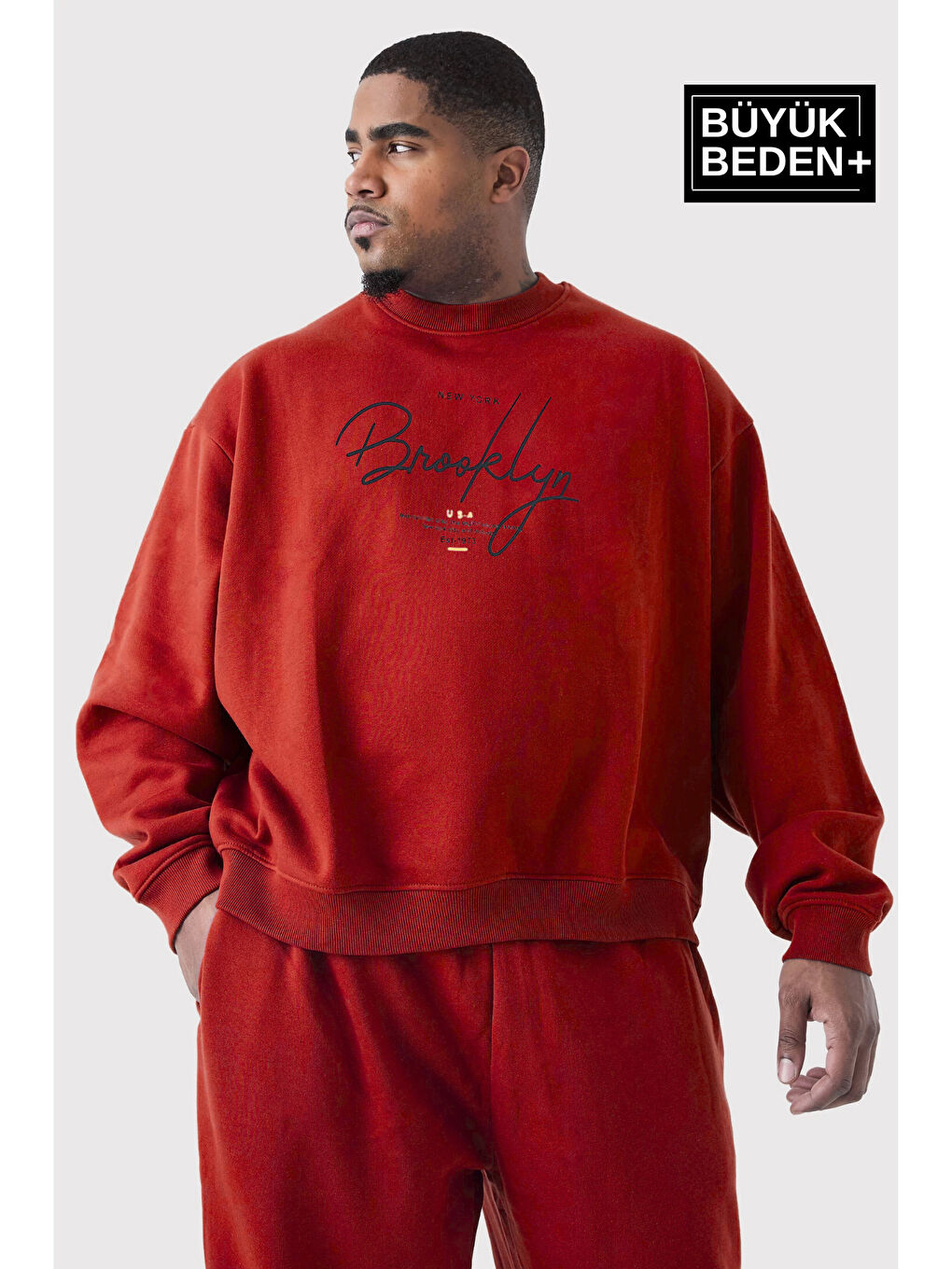 Kırmızı El Yazılı Brooklyn Baskılı Büyük Beden İnce Bisiklet Yaka Sweatshirt SPR25BSW59