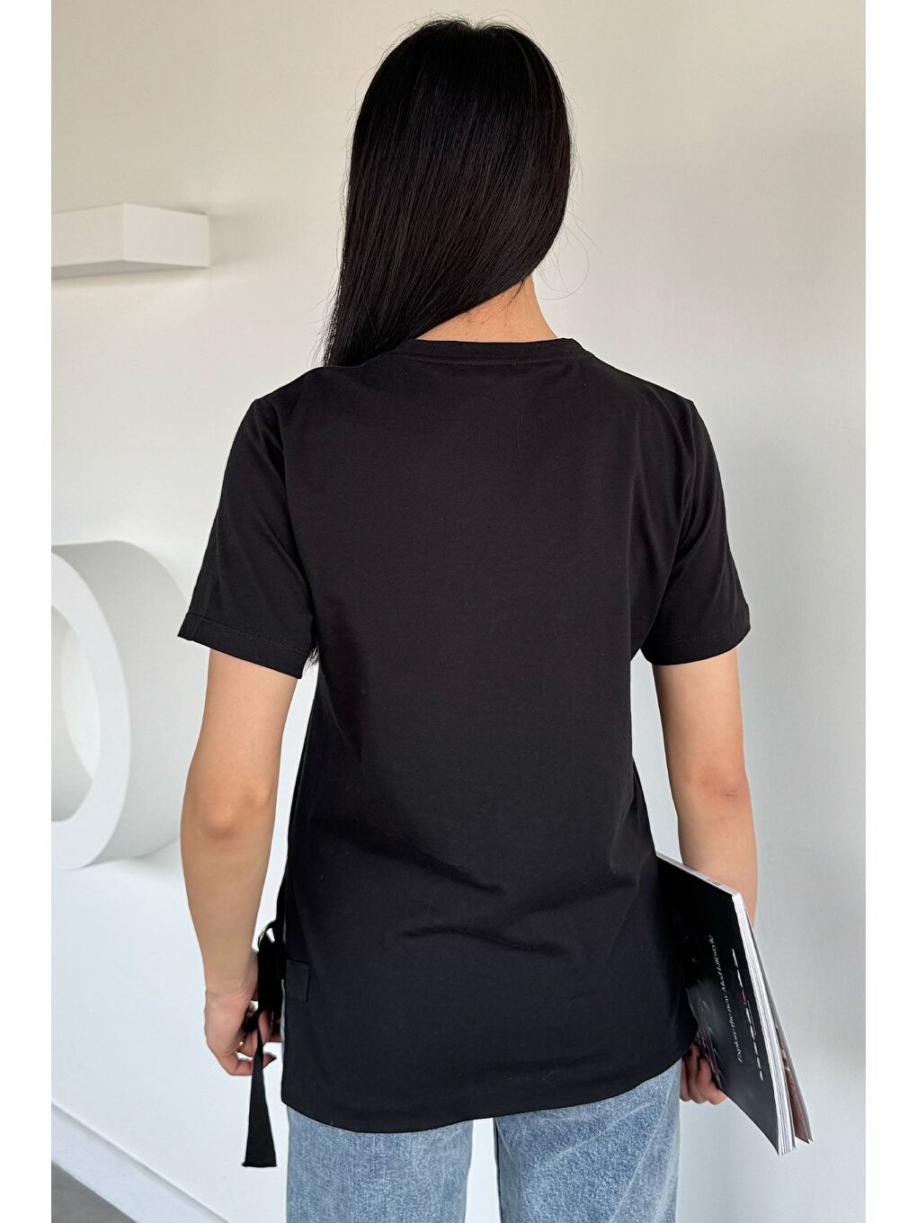 Siyah Kadın Yaka Detaylı Yan Yırtmaçlı T-shirt-3