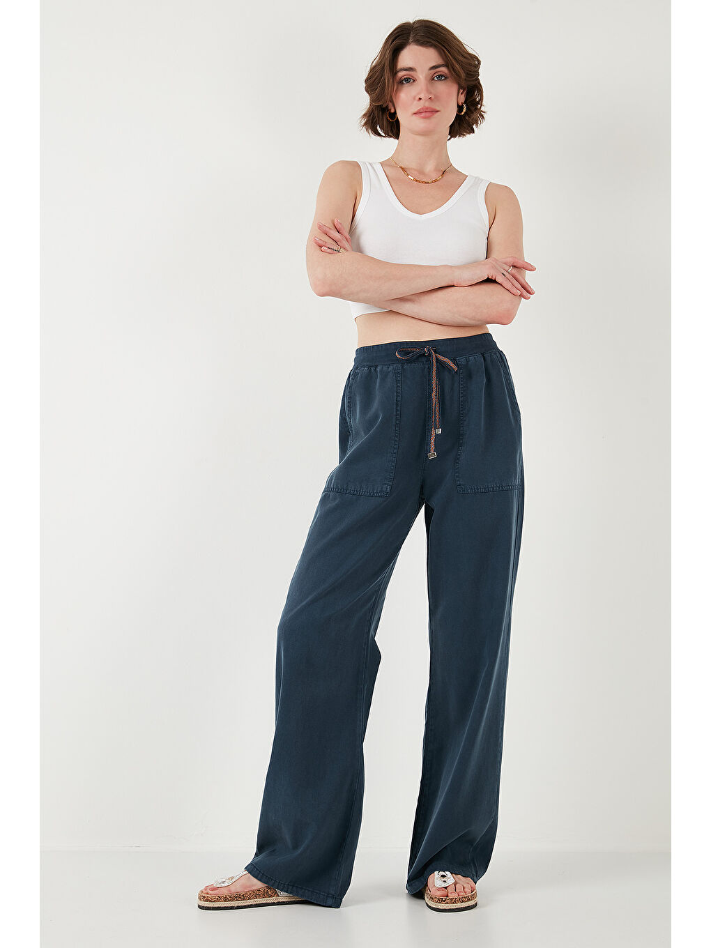 Lacivert Relaxed Fit Yüksek Bel Bol Paça Kadın Pantolon 668Yp5040-3