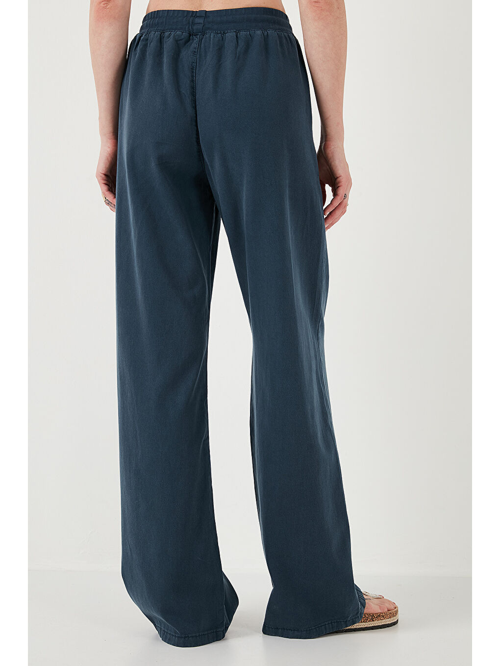 Lacivert Relaxed Fit Yüksek Bel Bol Paça Kadın Pantolon 668Yp5040-4