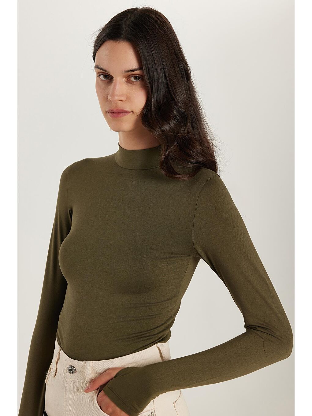 Kadın Regular Fit Klasik Kesim Viskon Kumaş Balıkçı Yaka Haki Bluz-2