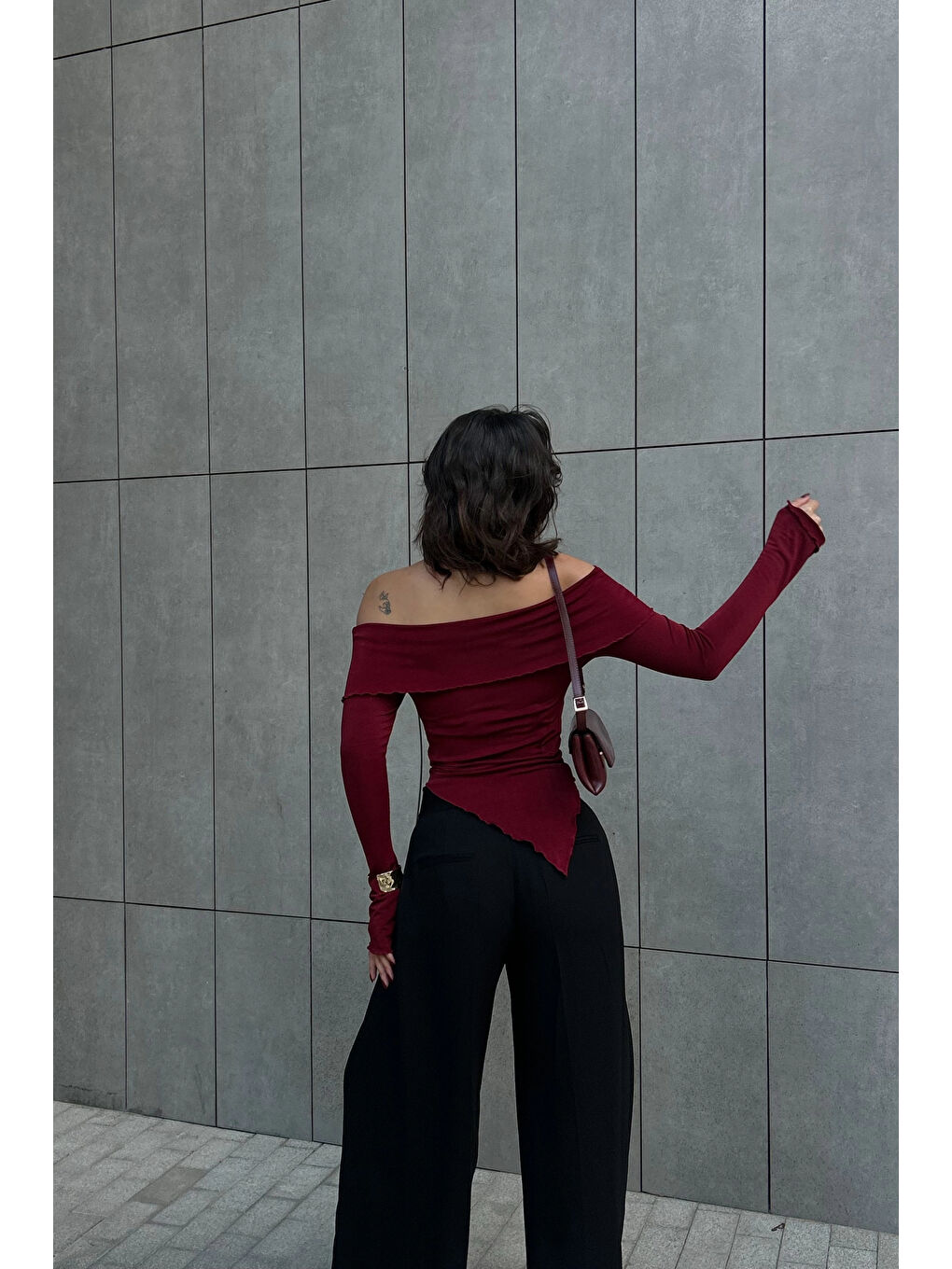 Kadın Bordo Madonna Yaka Uzun Kol Crop 0999-499220-7