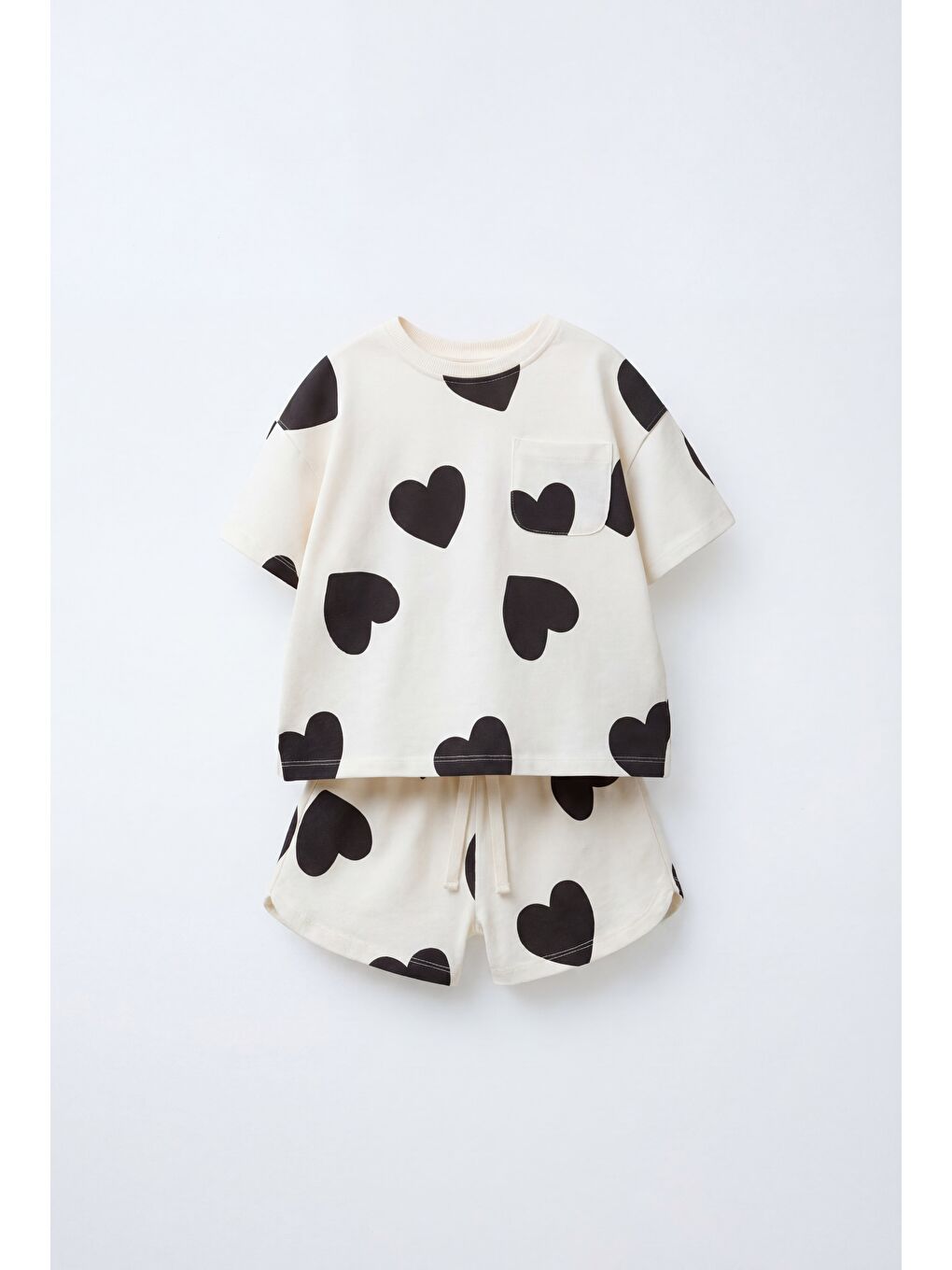 Beyaz Kız Çocuk Pamuklu Kalp Desenli Tişört Şort Takım - Cepli