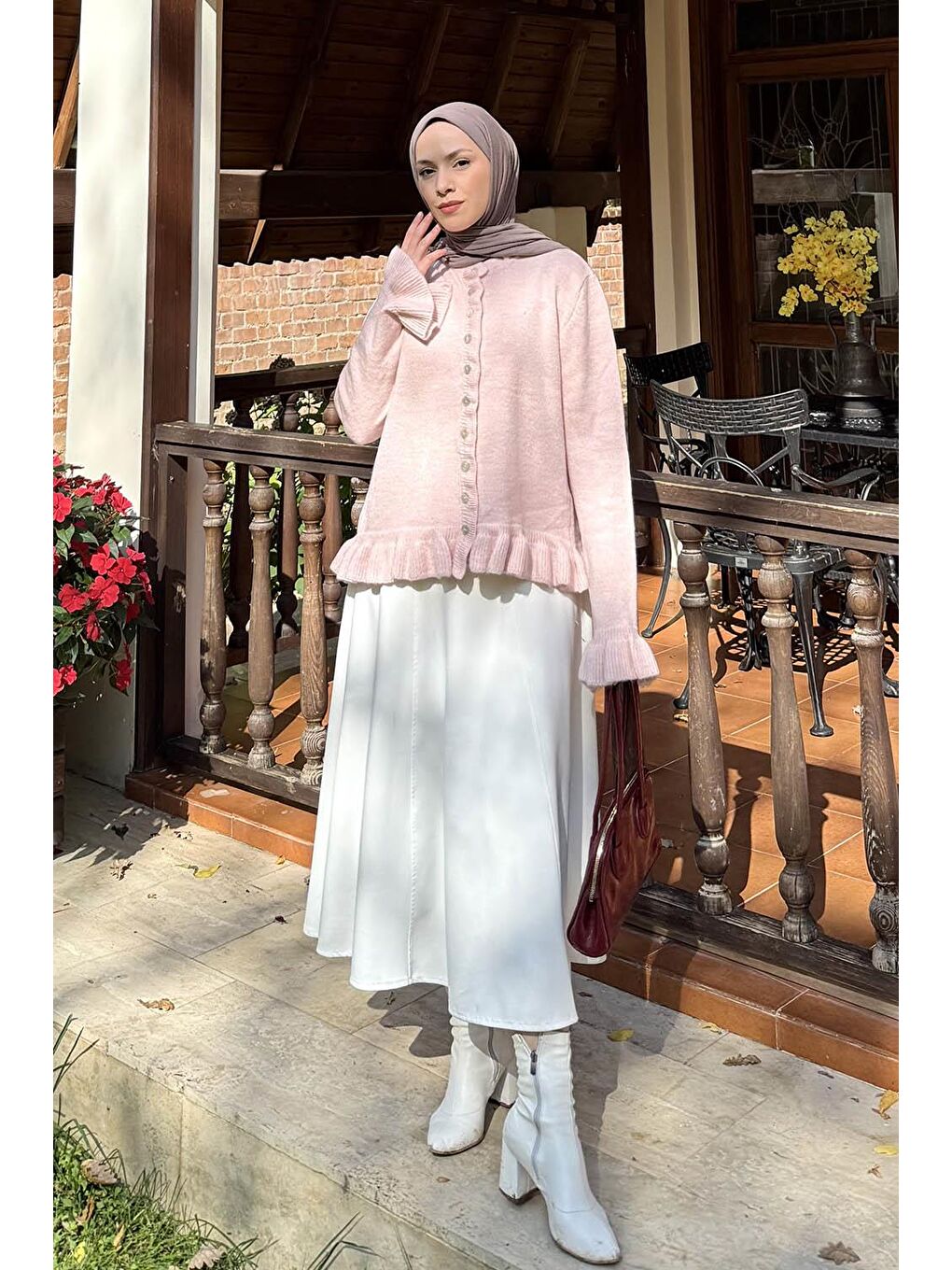 Pembe Fırfır Detaylı Hırka Pudra