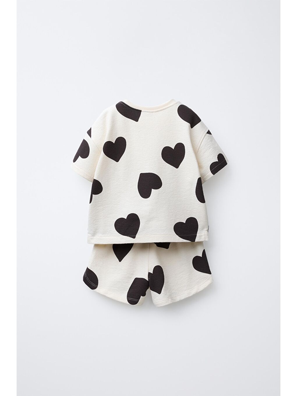 Beyaz Kız Çocuk Pamuklu Kalp Desenli Tişört Şort Takım - Cepli-1