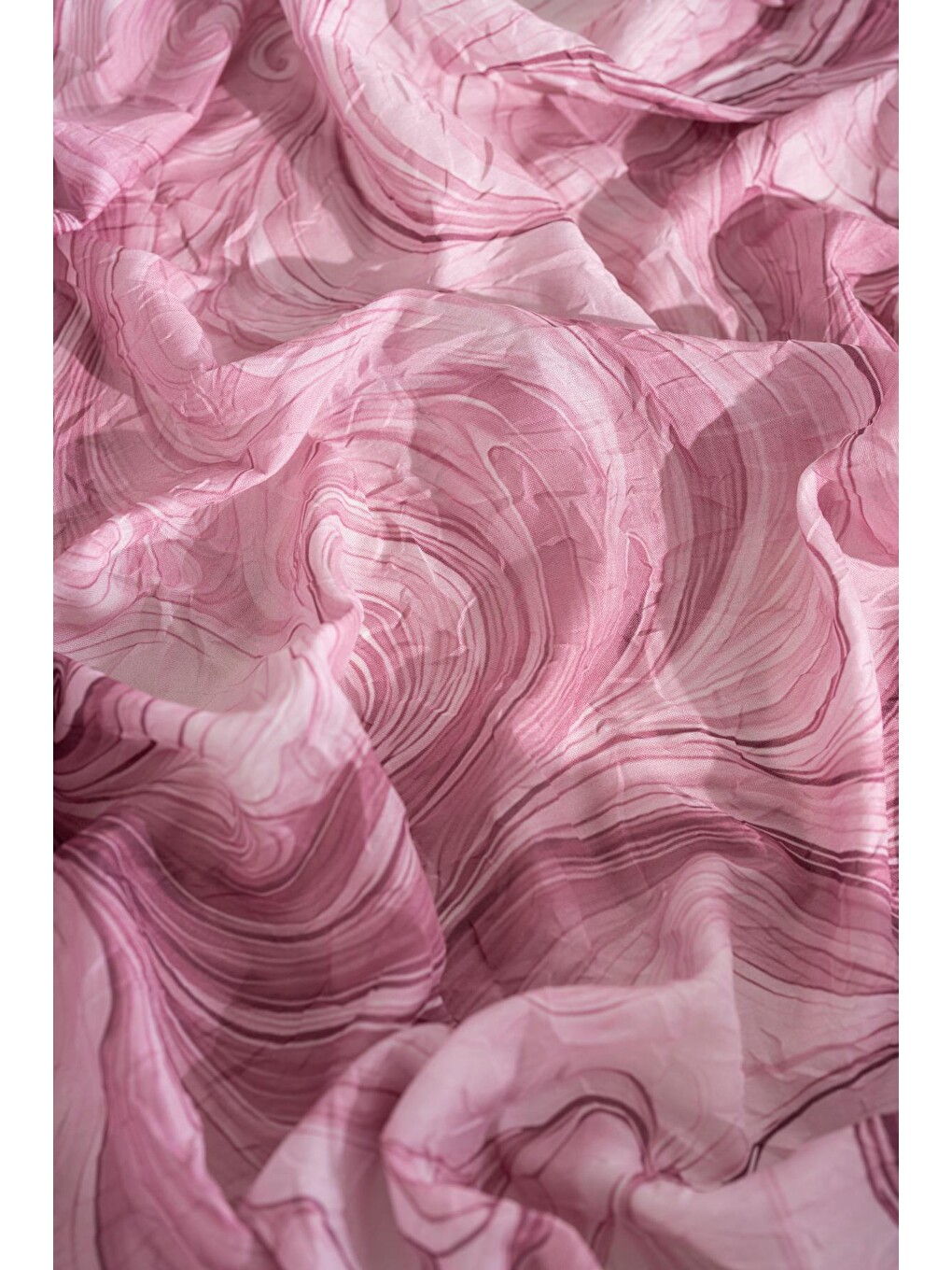 Pembe Ebru Desenli Kırışık Dokulu Soft Eşarp Maryas-3