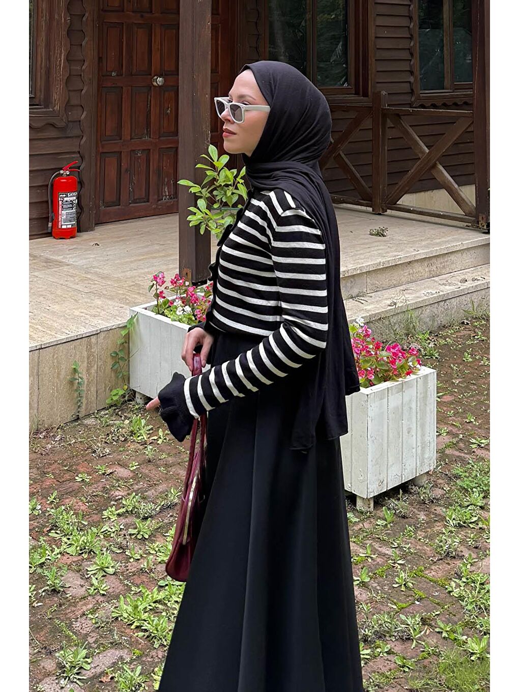 Fırfırlı Çizgili Hırka Siyah-1